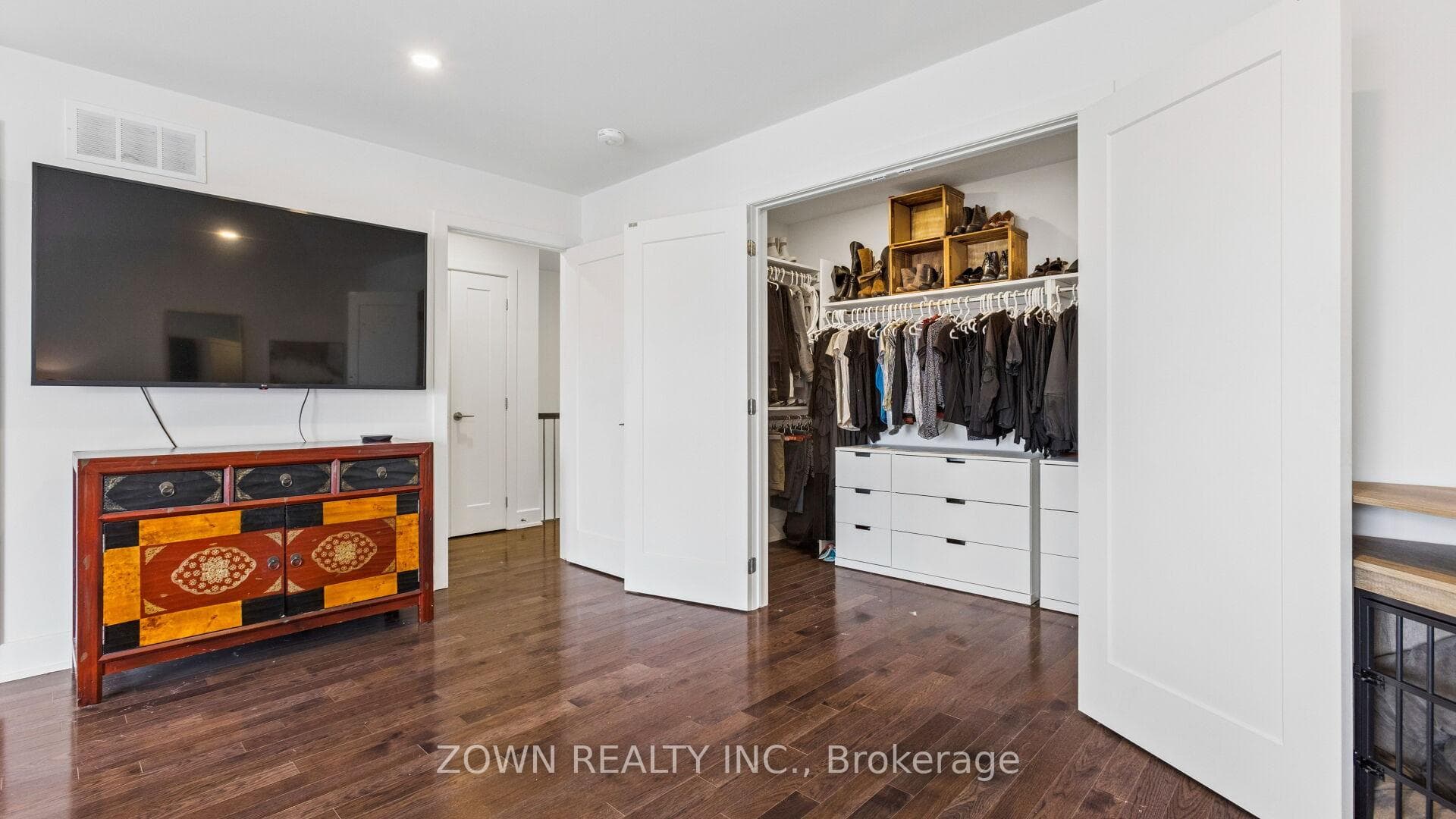 2183 Deschenes Street photo 19