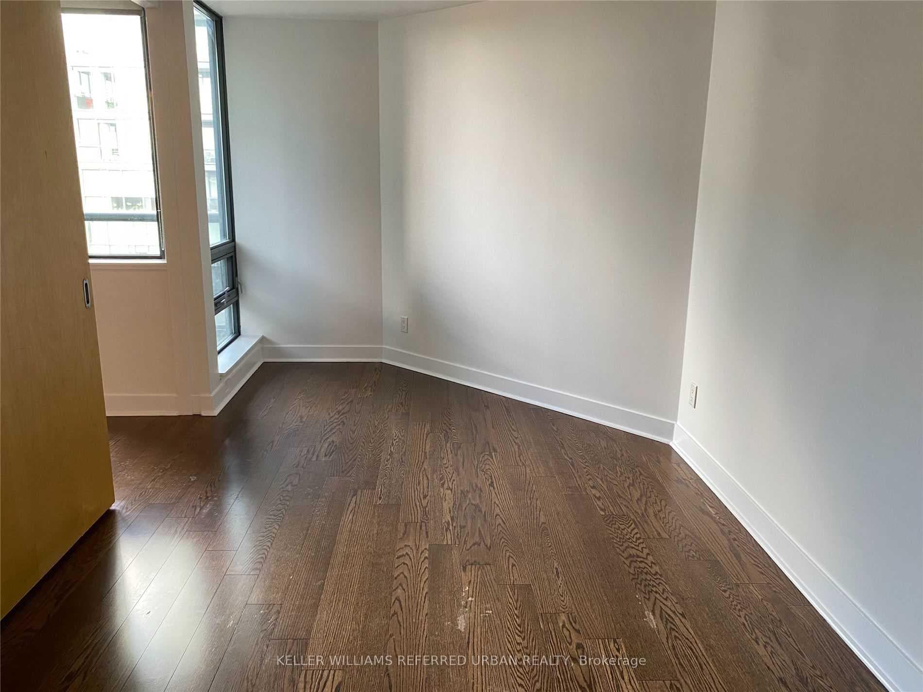 438 King Street Unit 1401 photo 8