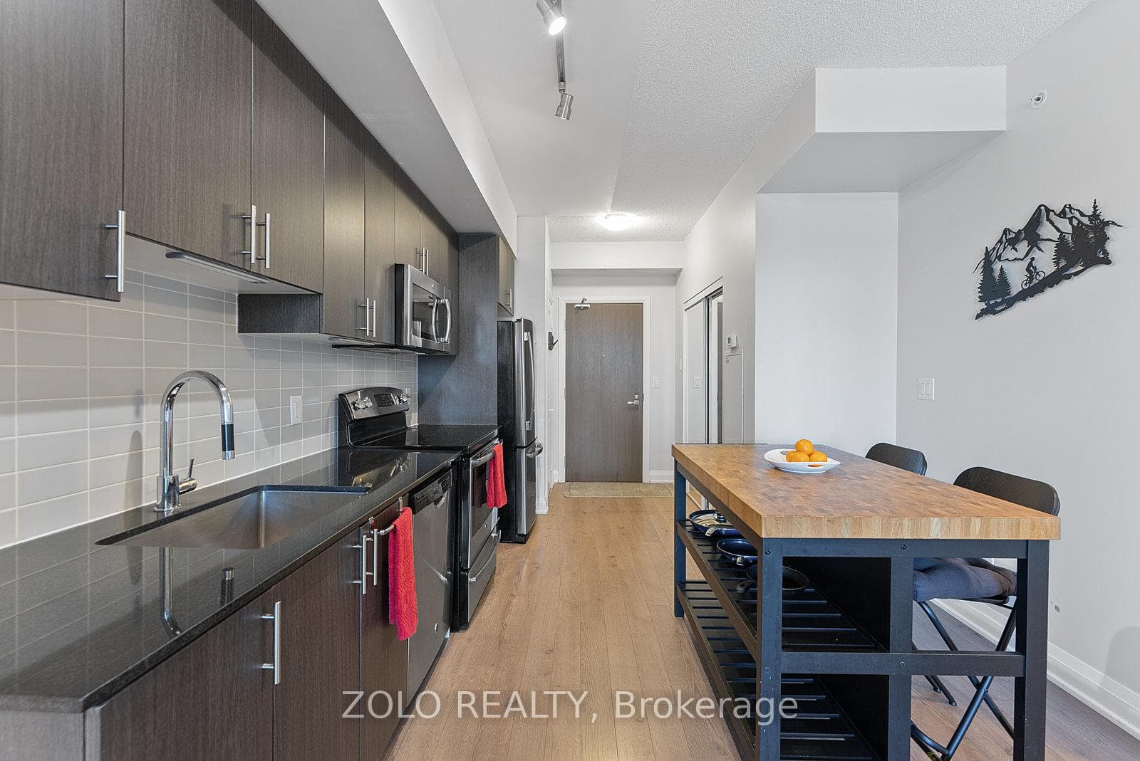 7171 Yonge Street Unit 1603 photo 12