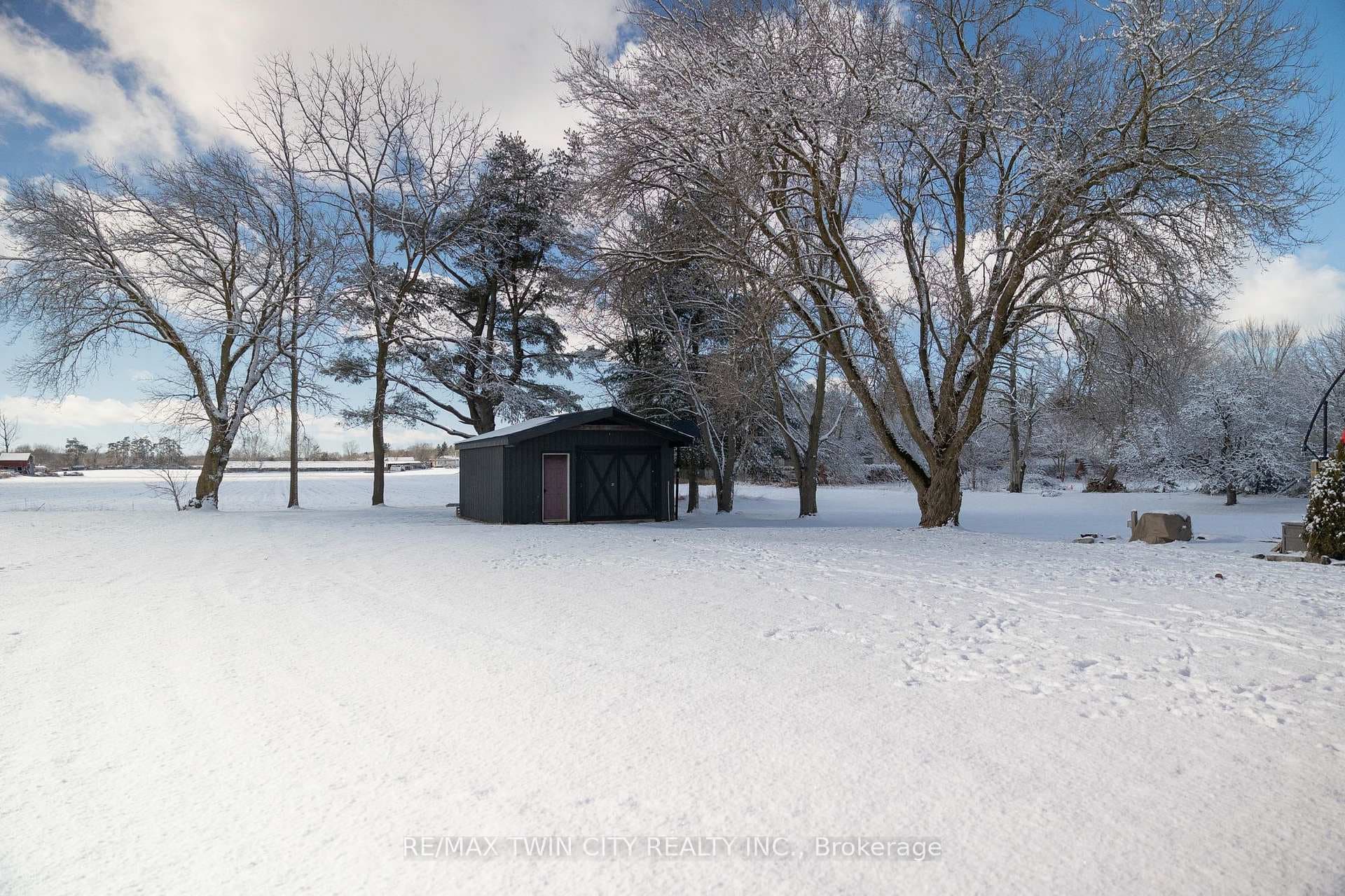 4597 KELVIN Road photo 4