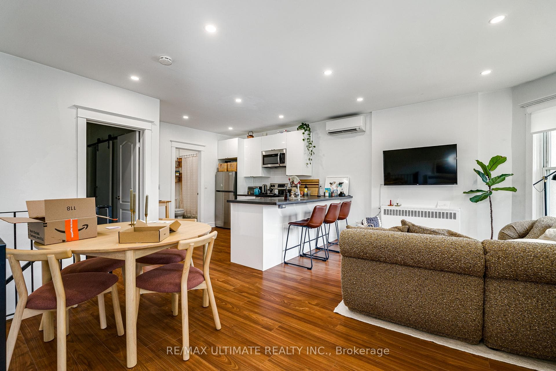 56 WRIGHT Avenue photo 6