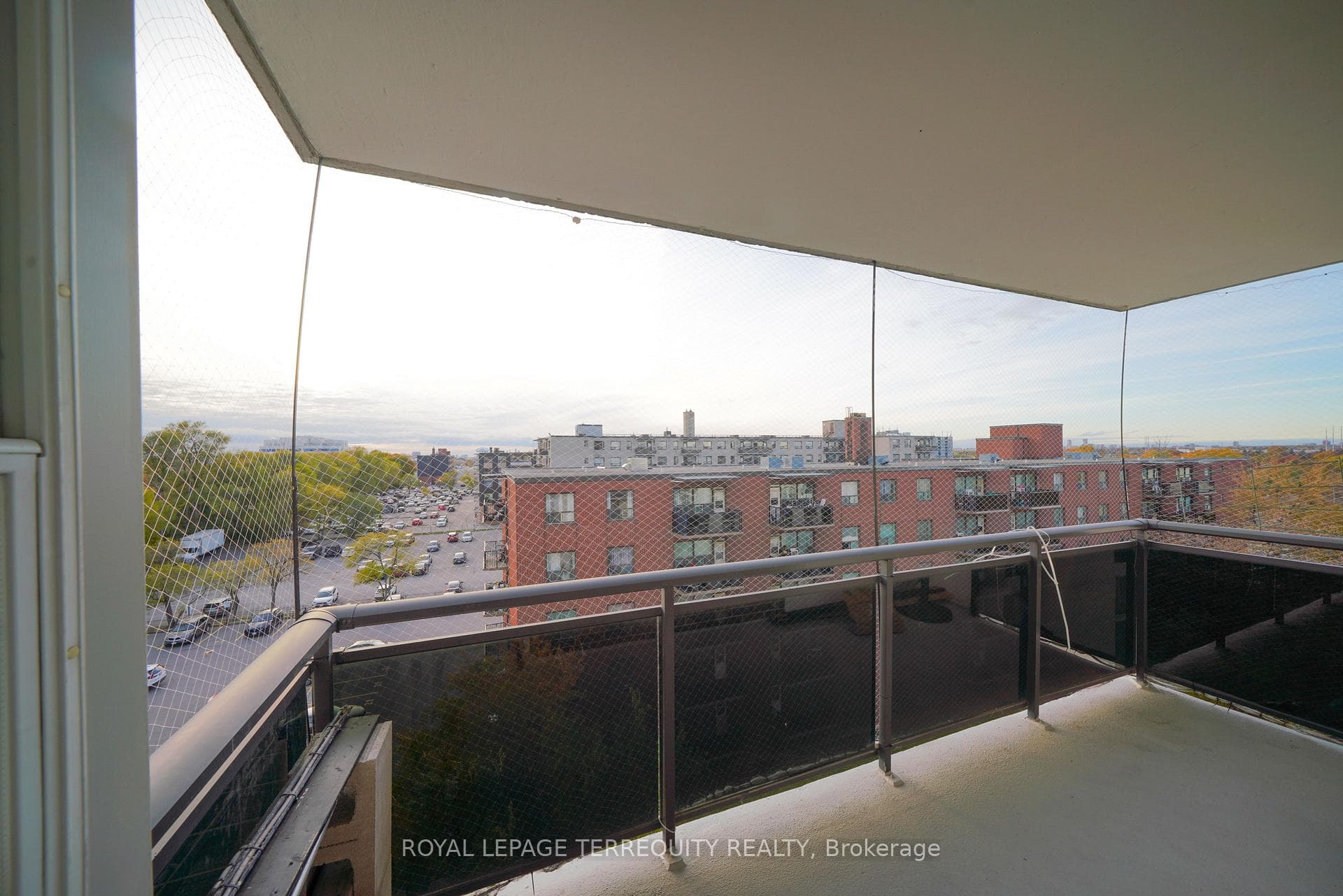 2245 Eglinton Avenue Unit 807 photo 17