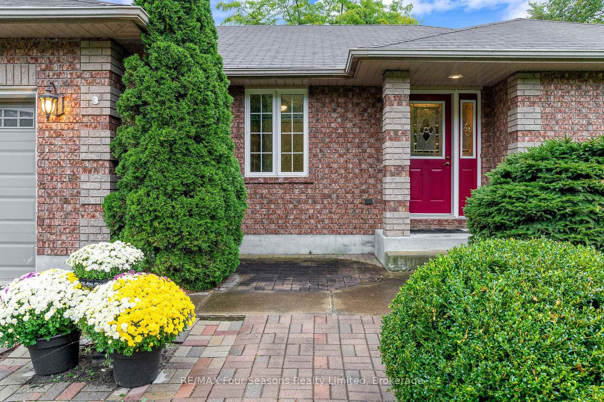 84 Wasaga Sands Drive photo 3
