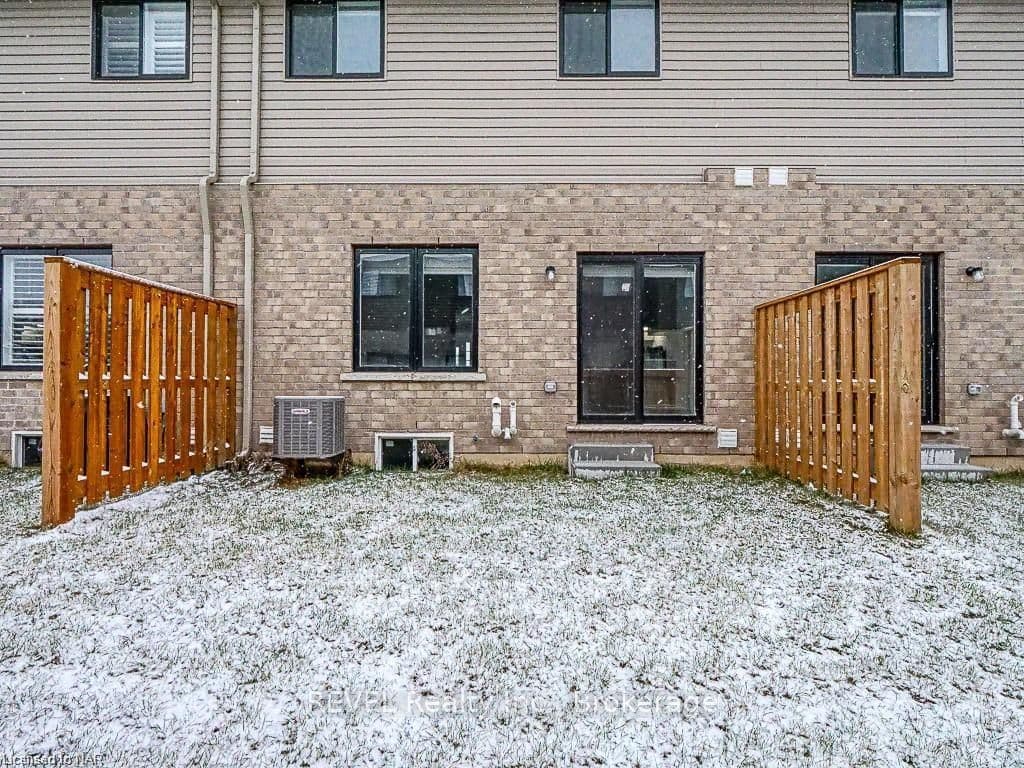 520 GREY Street Unit 11 photo 35