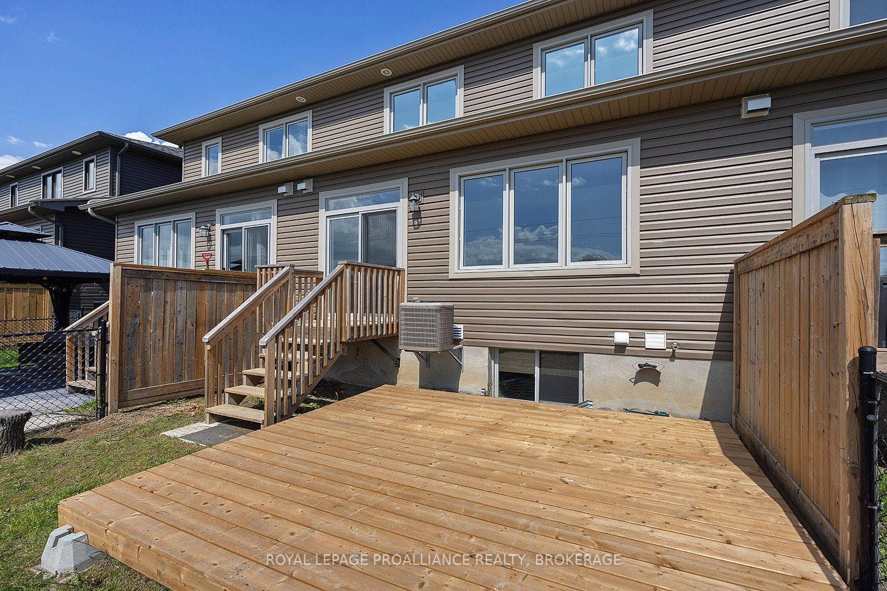 184 Dr Richard James Crescent photo 8
