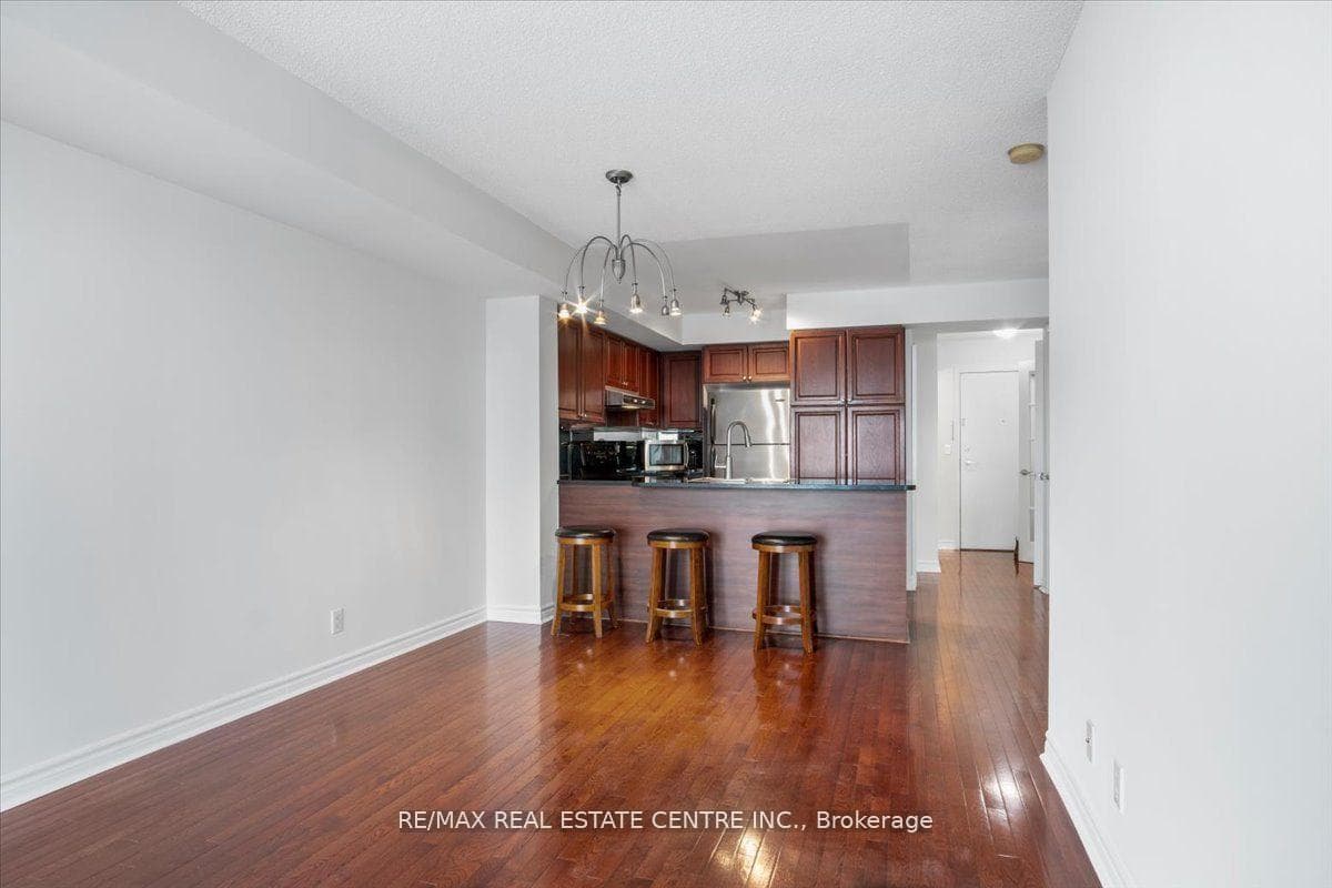 1 Elm Drive Unit 2209 photo 6