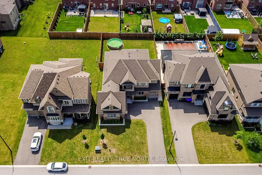 108 Rugman Crescent photo 48