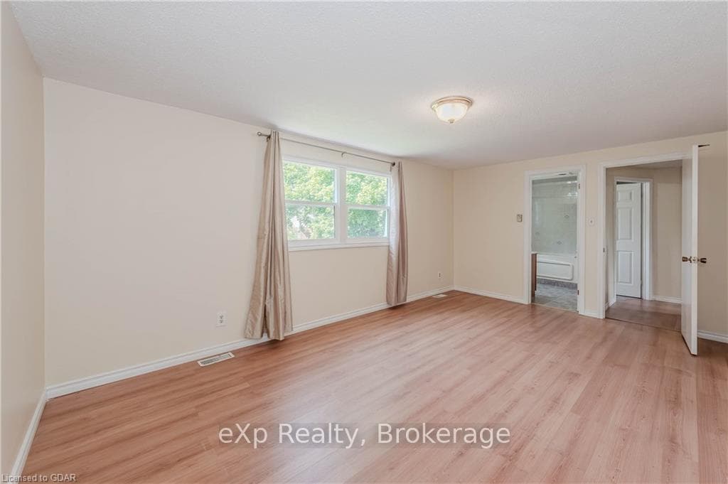 30 GATEWAY Drive photo 16