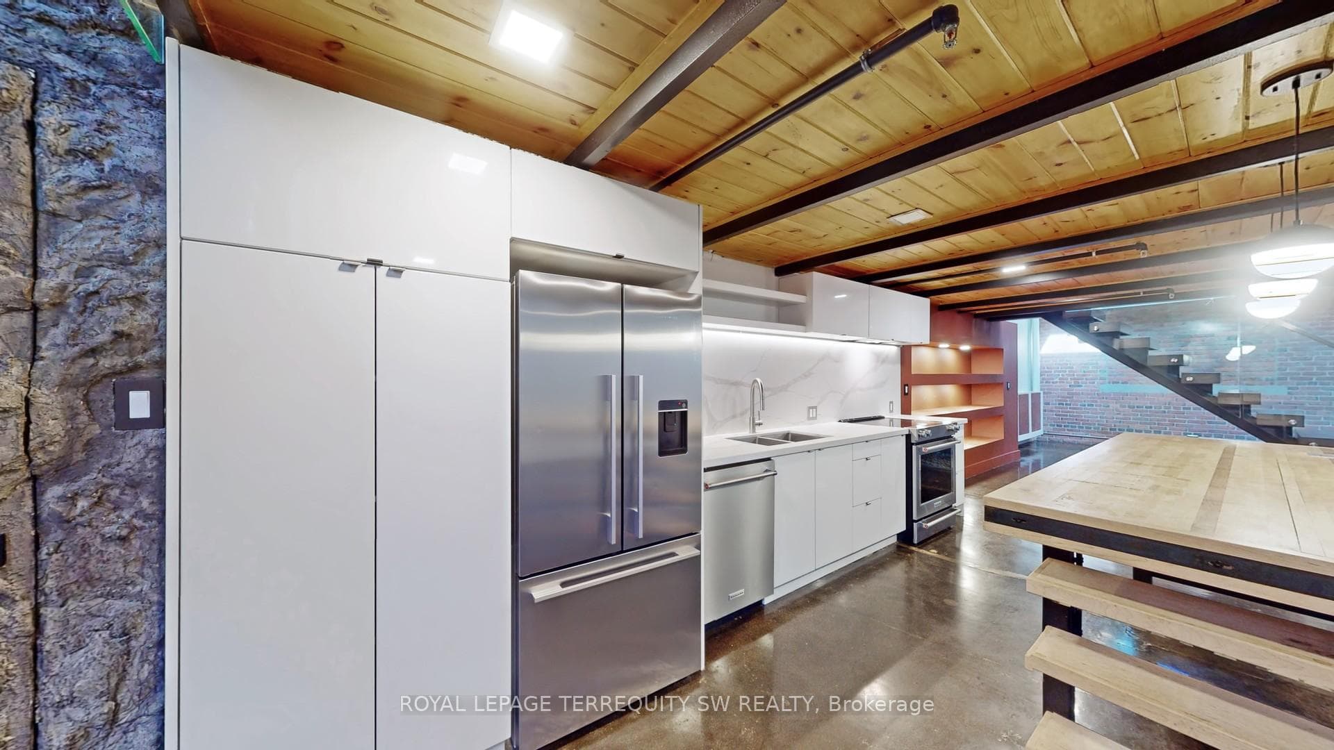 326 Carlaw Avenue Unit 124 photo 8