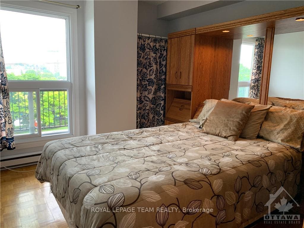 158B MCARTHUR Avenue Unit 403 photo 21