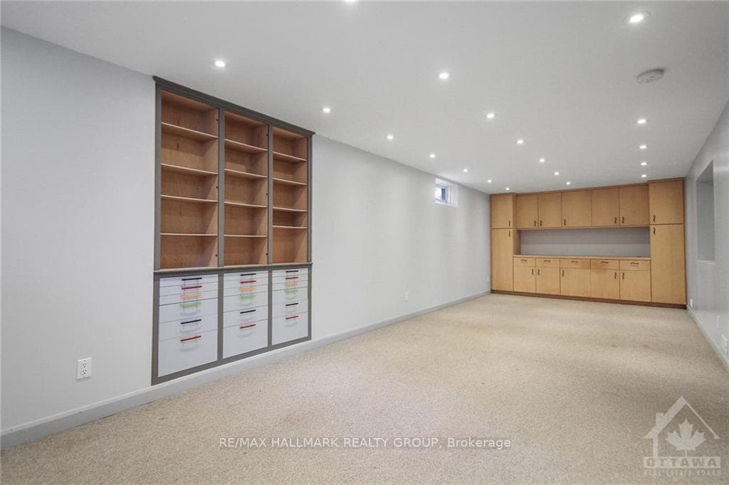 41 DELAMERE Drive photo 26