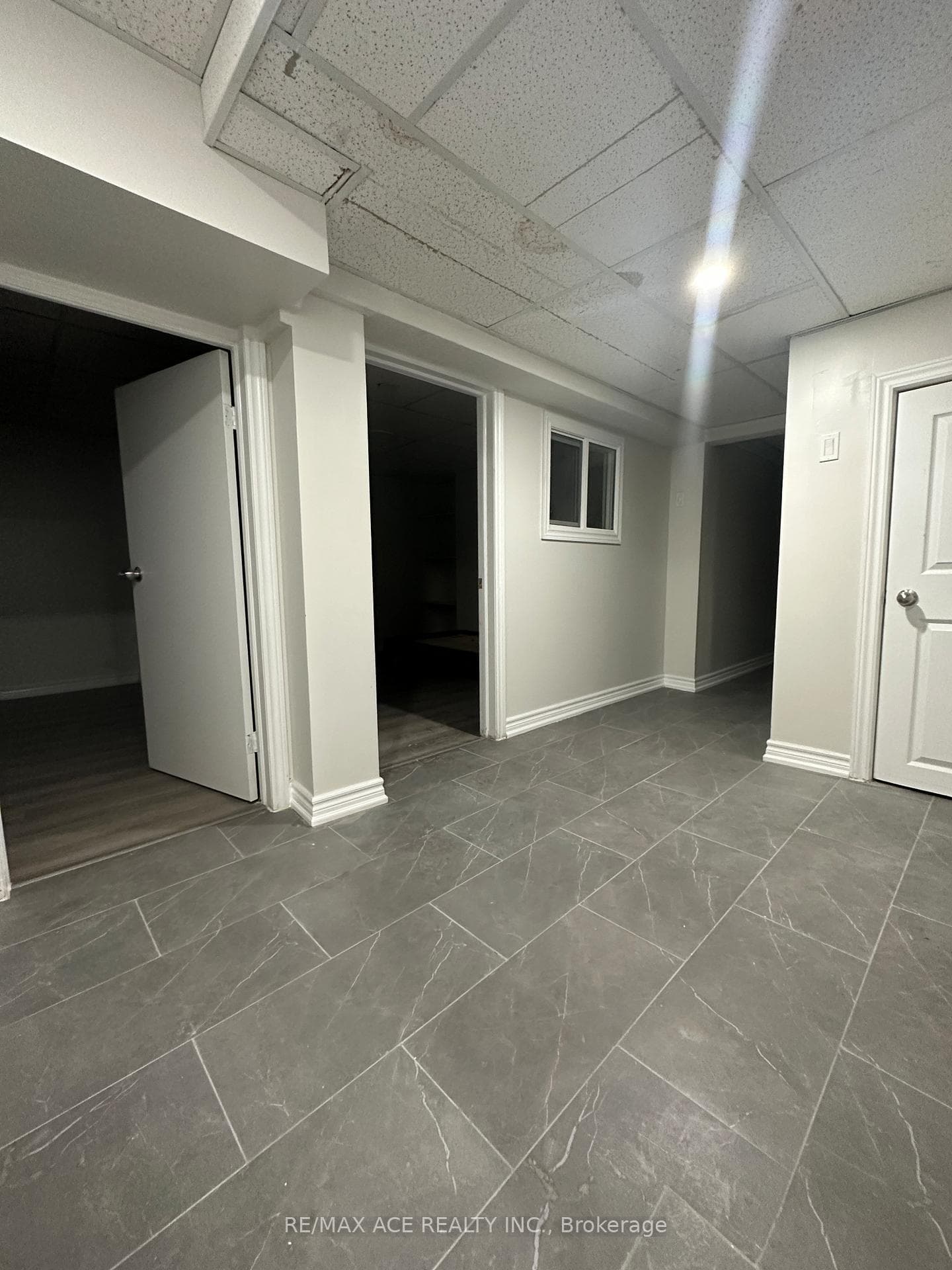 23 Gemshaw Crescent Unit Bsmt photo 3