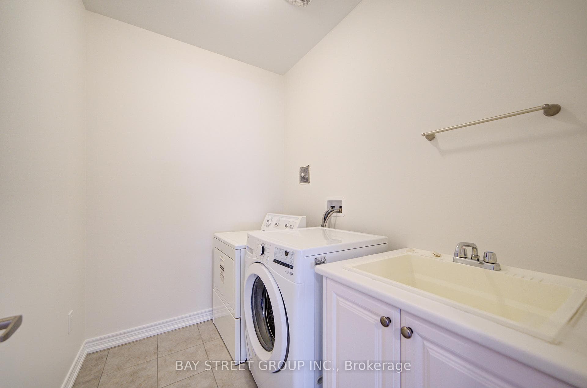 87 McCague Avenue photo 33