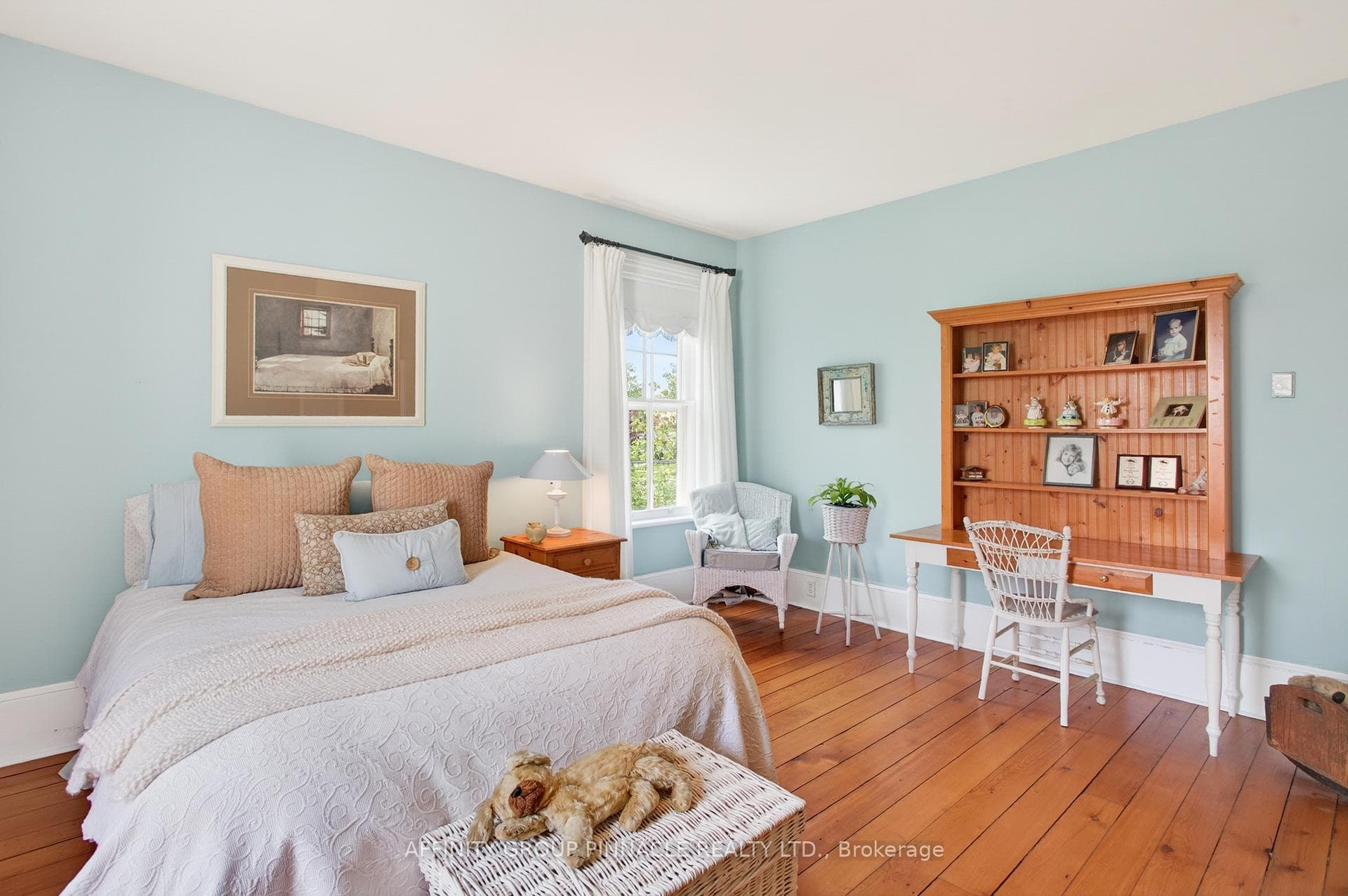 145 King Street photo 37