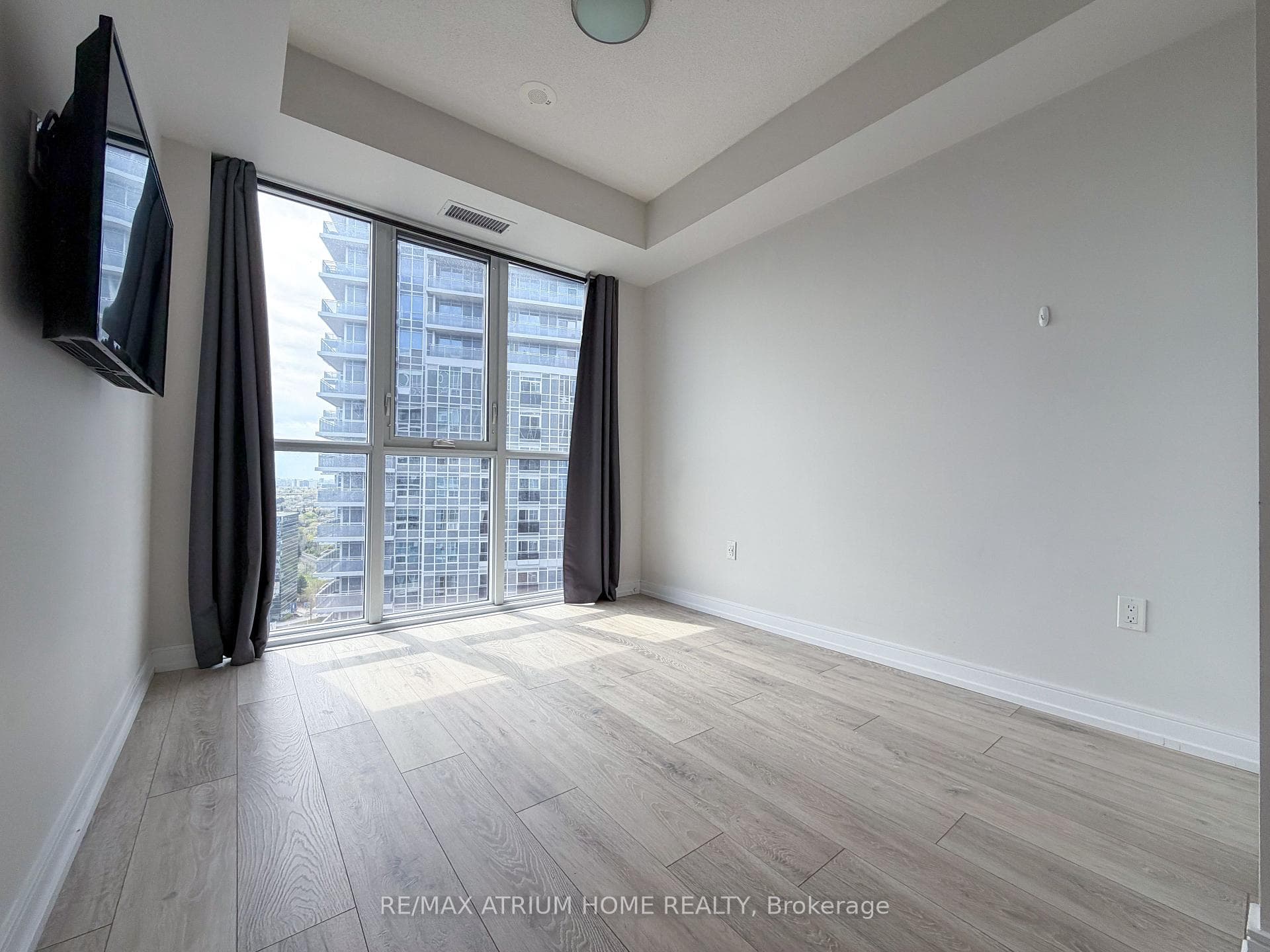 225 Village Green Square Unit 2705 photo 5