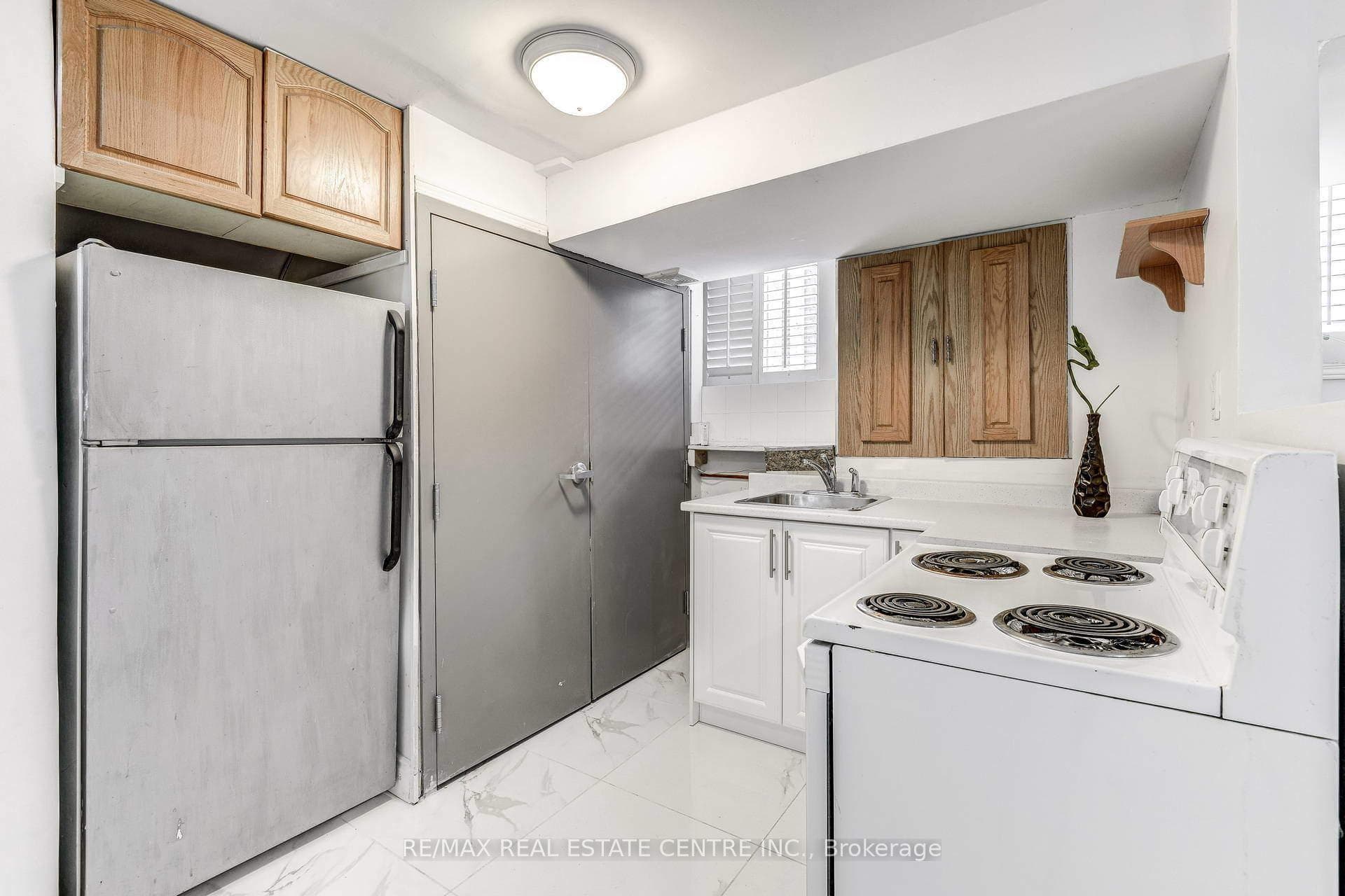 7201 Joliette Crescent Unit Lower Level photo 5