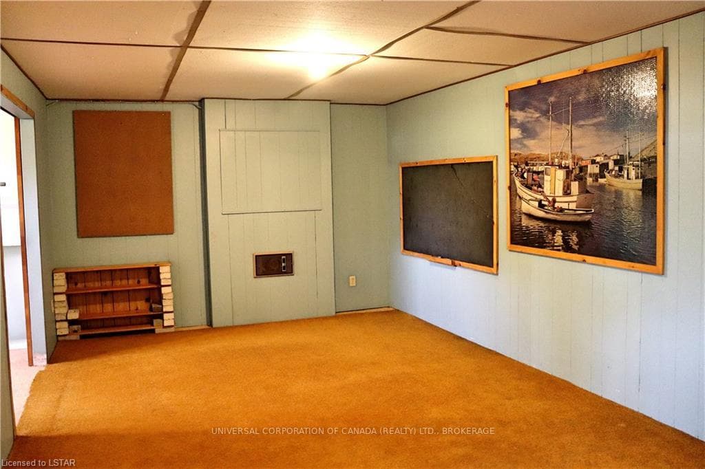23 MOORE Avenue photo 26