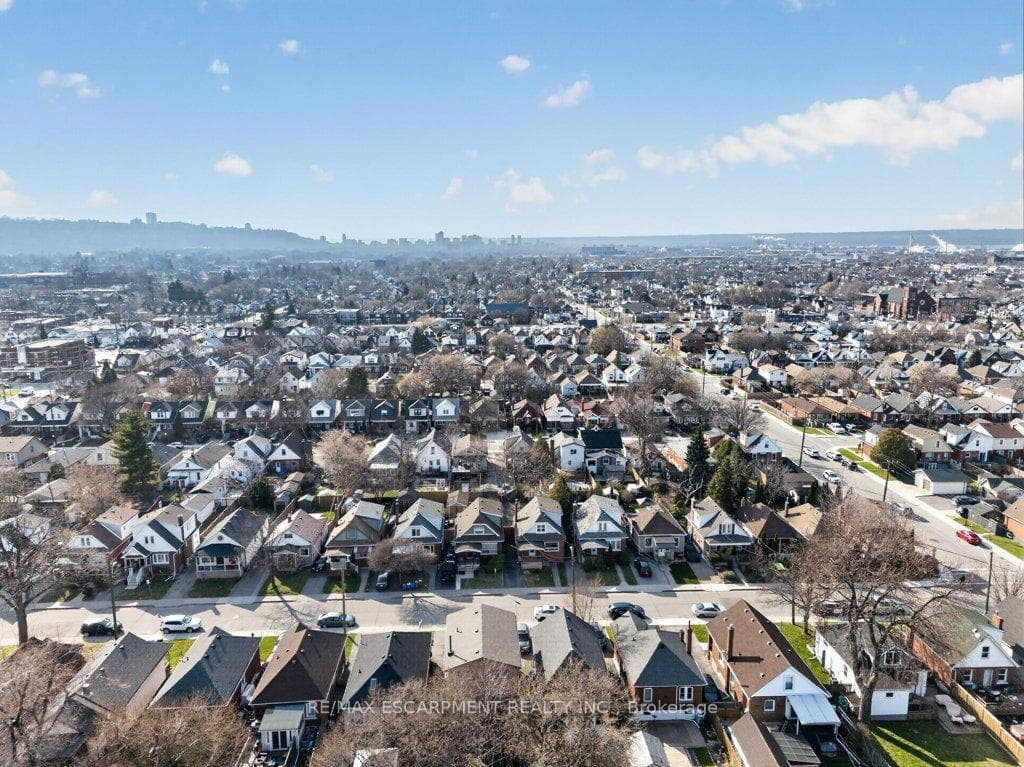 86 Barons Avenue photo 39