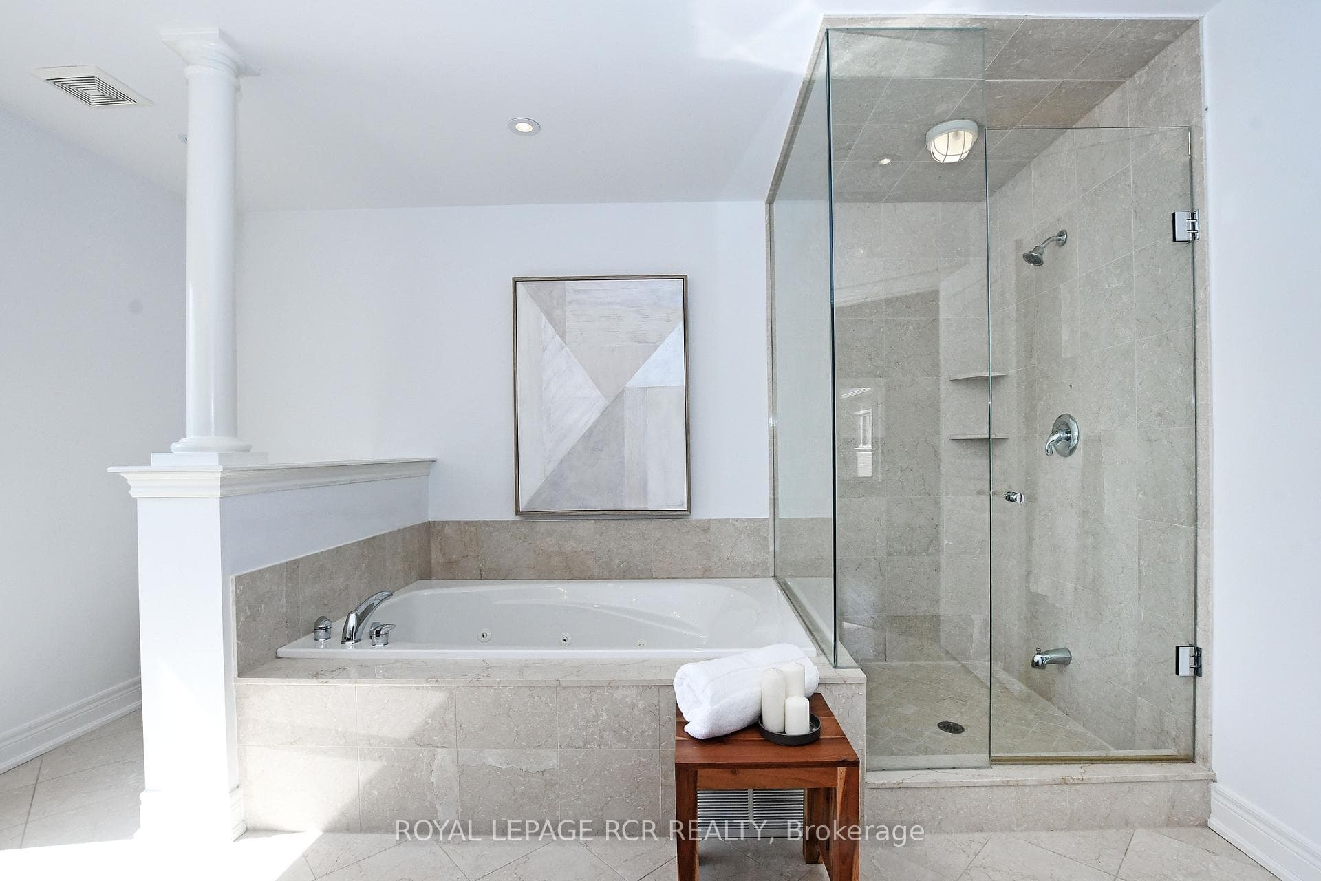 36 Soleil Boulevard photo 19