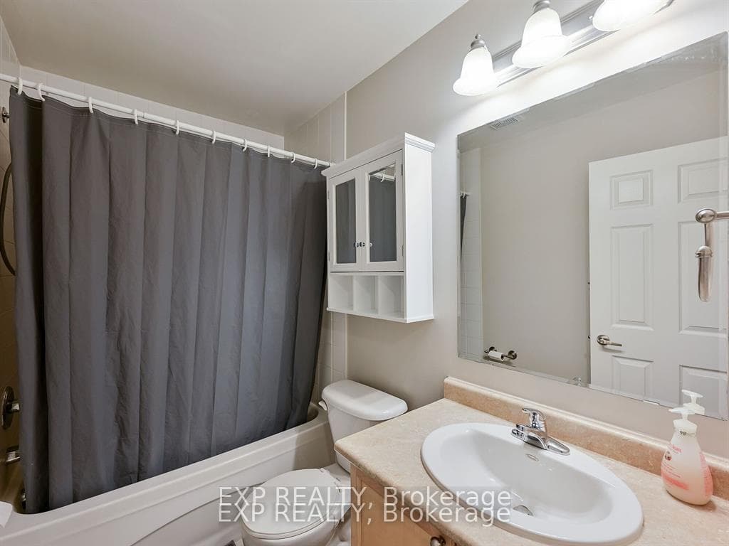 653 Frank Place photo 21