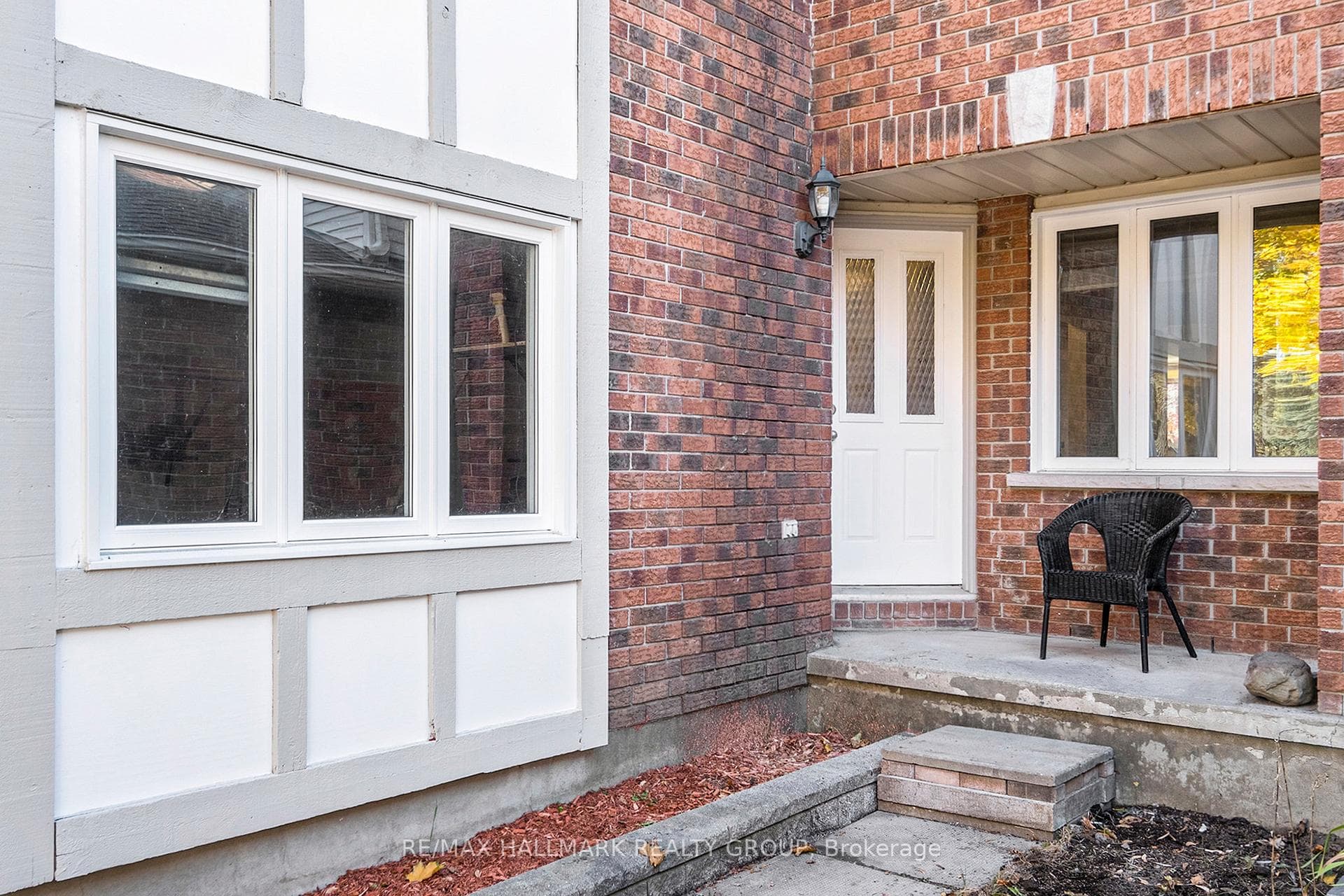 64 Grenadier Way photo 25