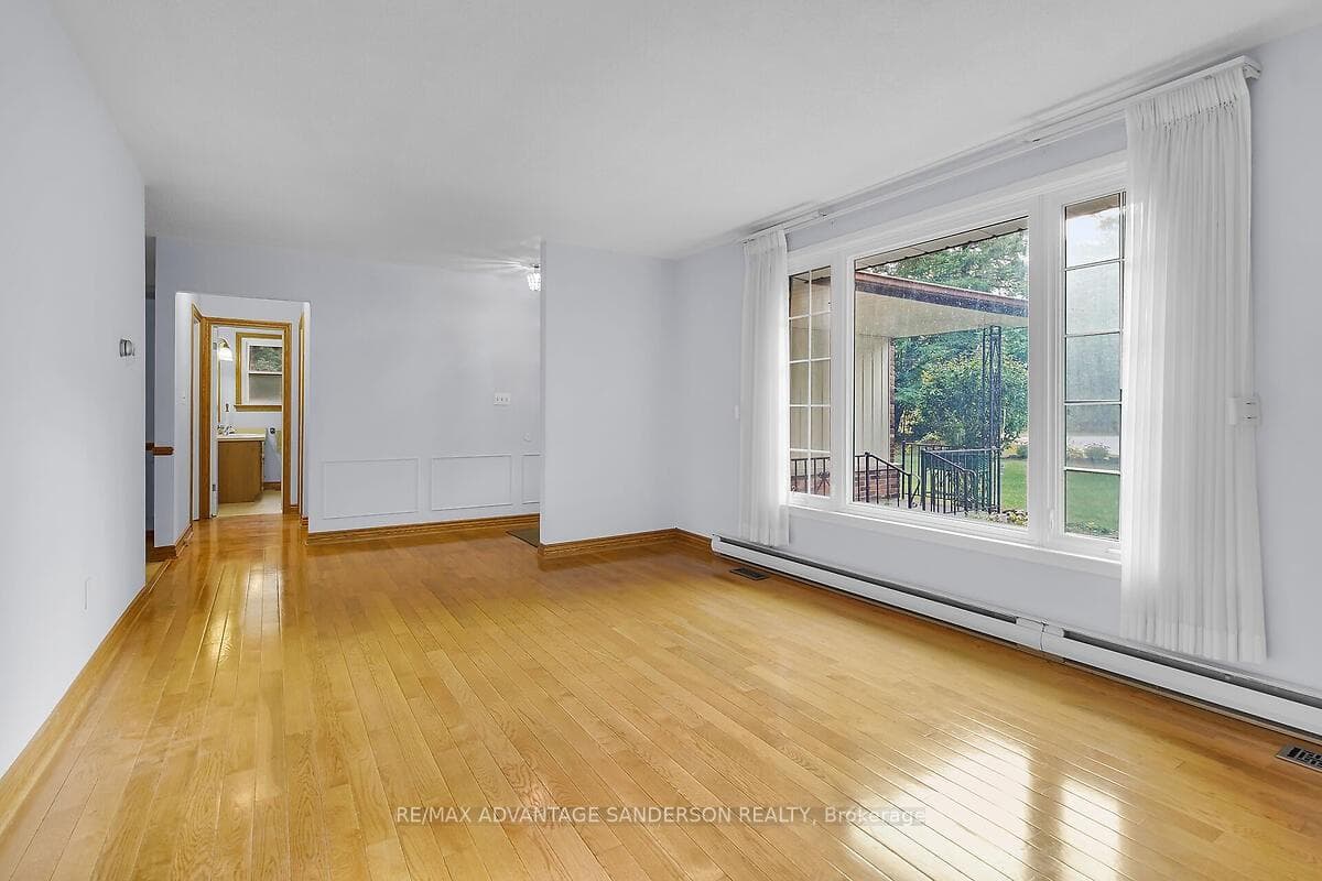 9 James Street photo 13