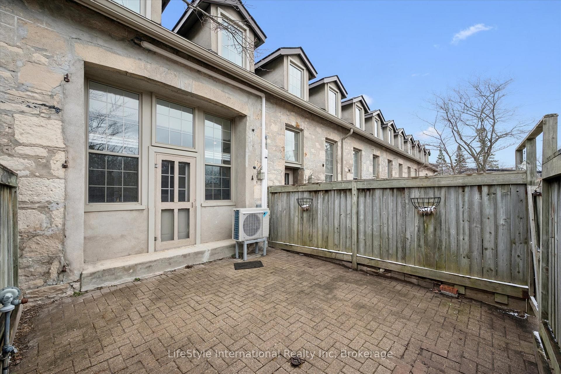 196 Arthur Street Unit 6 photo 28