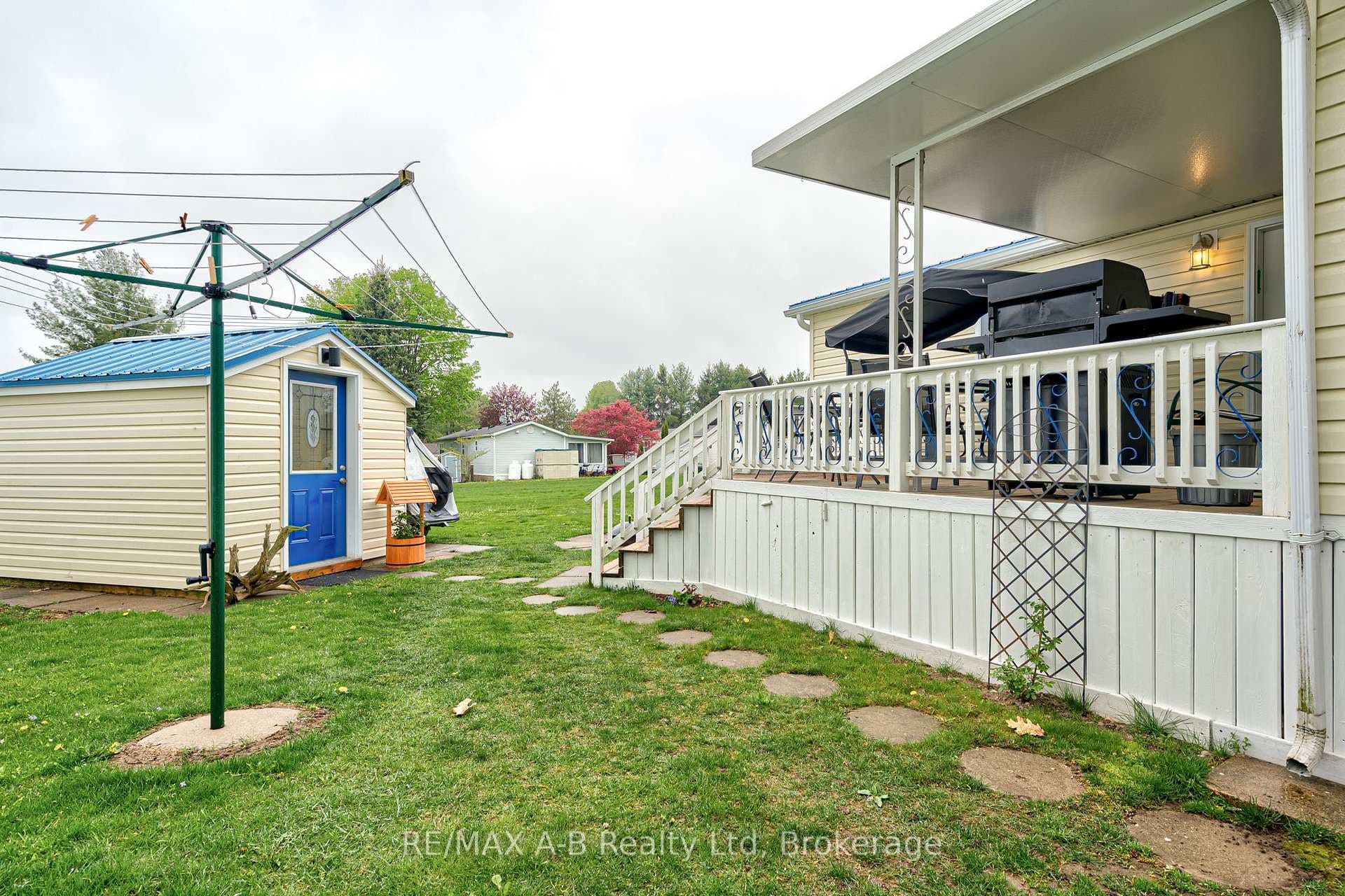 316489 31st Line Unit 956 photo 36