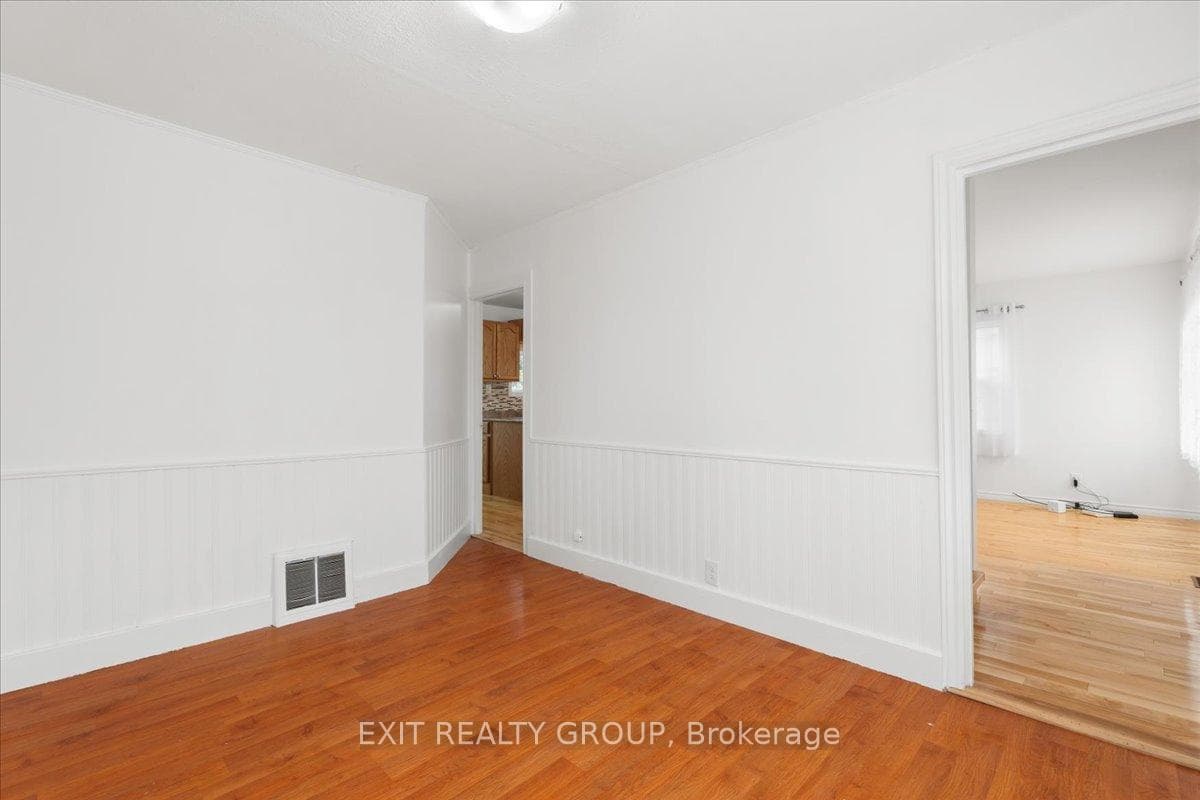 156 Catharine Street photo 12