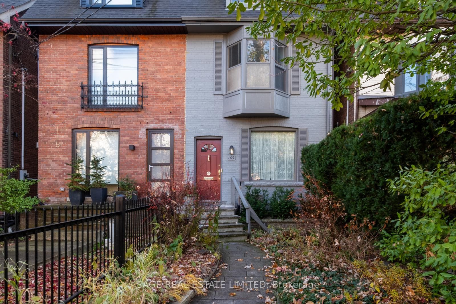 169 MacPherson Avenue photo 20
