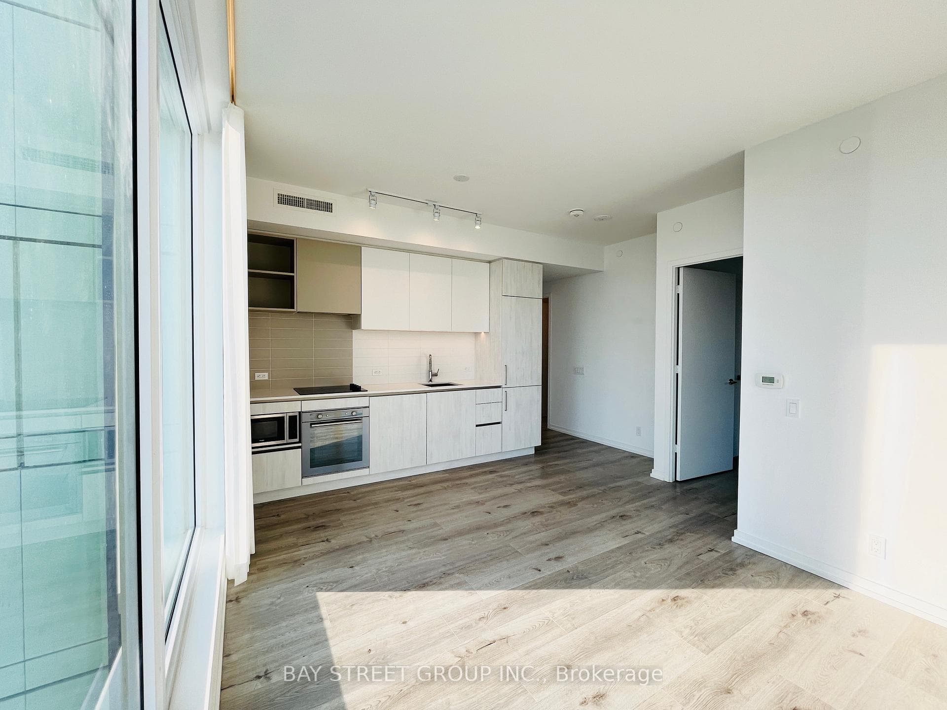 7890 Jane Street Unit 1102 photo 37