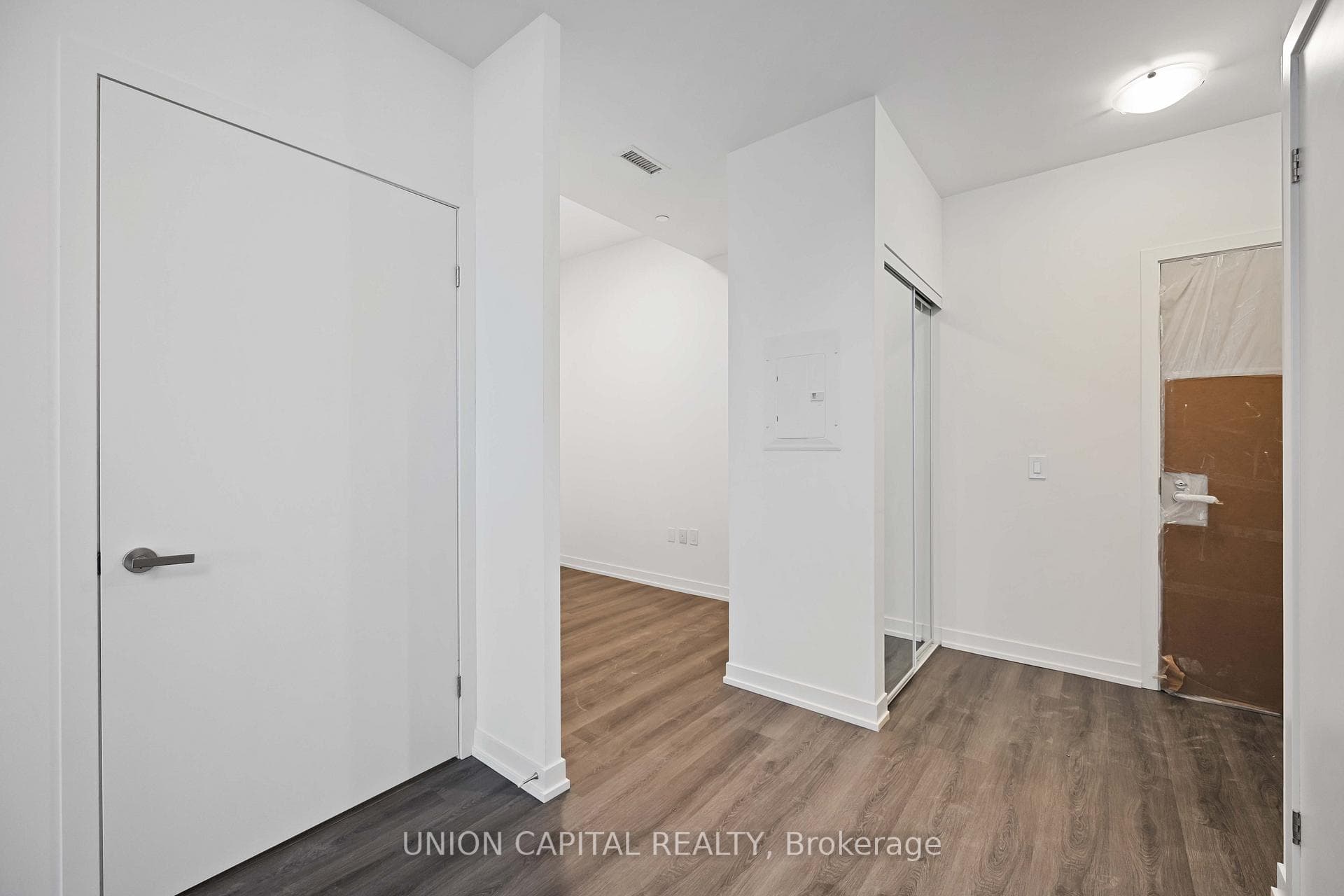 138 Downes Street Unit 5901 photo 3