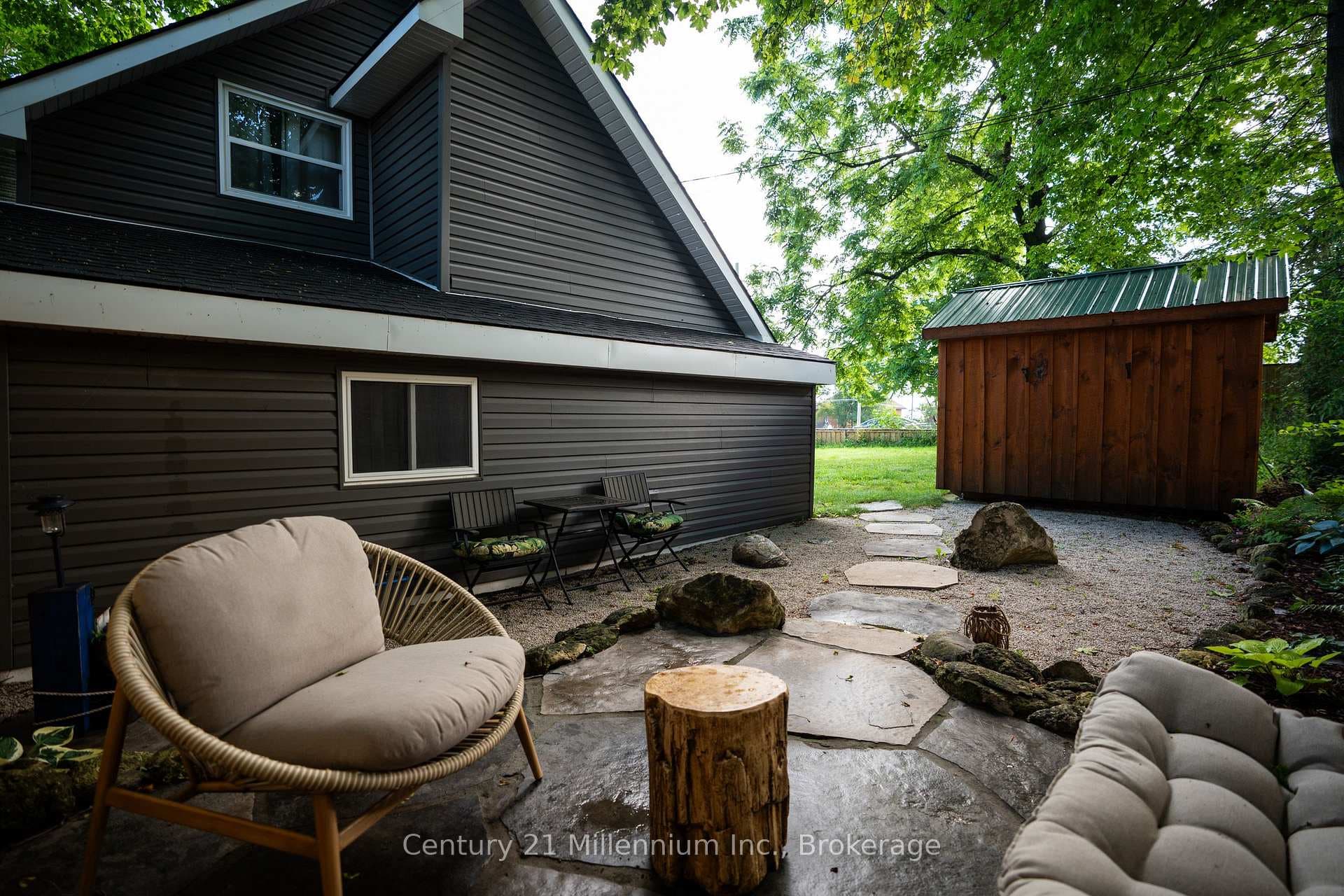 251 William Street photo 7