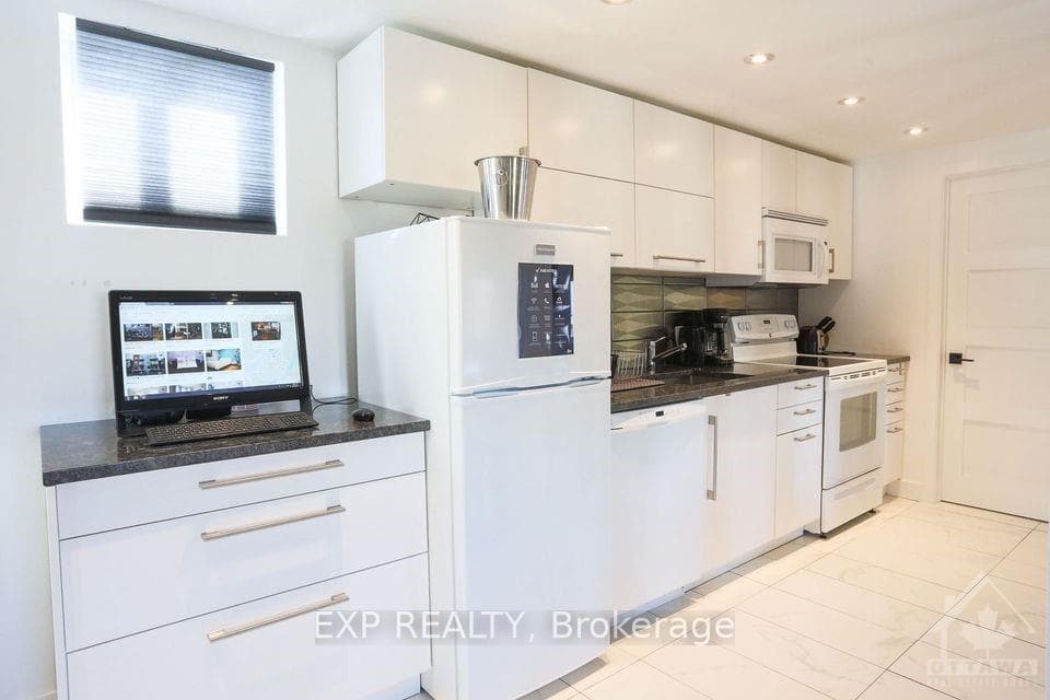 282 SUNNYSIDE Avenue photo 9