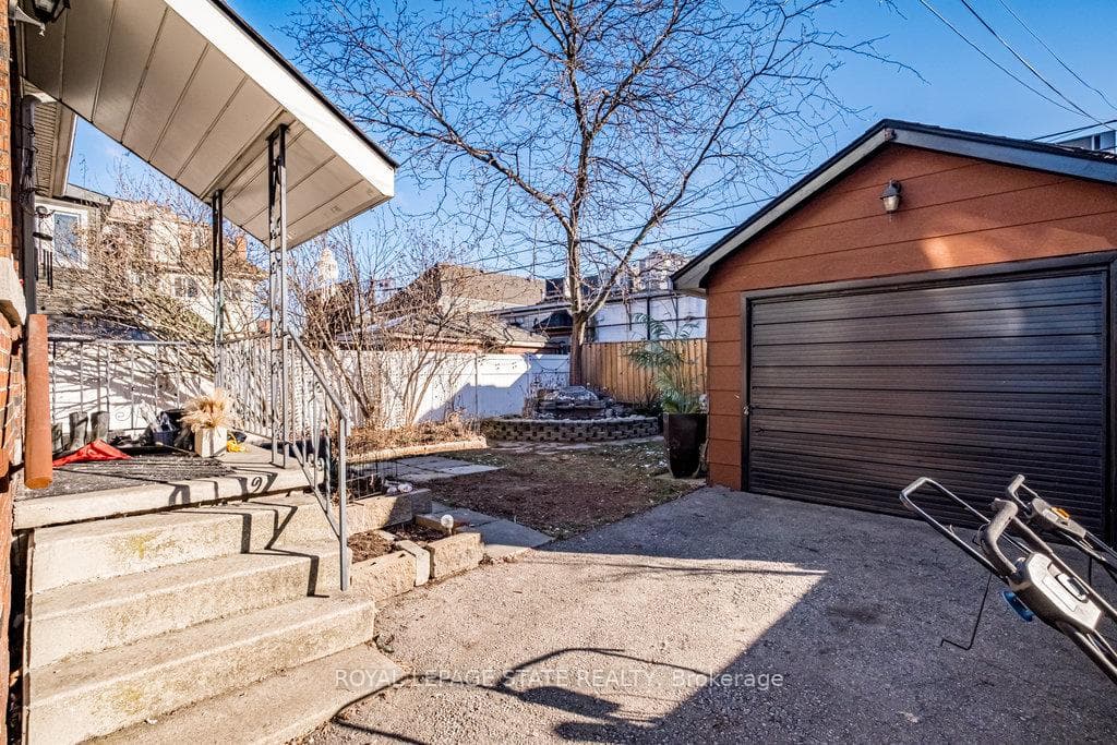 15 Connaught Avenue photo 29