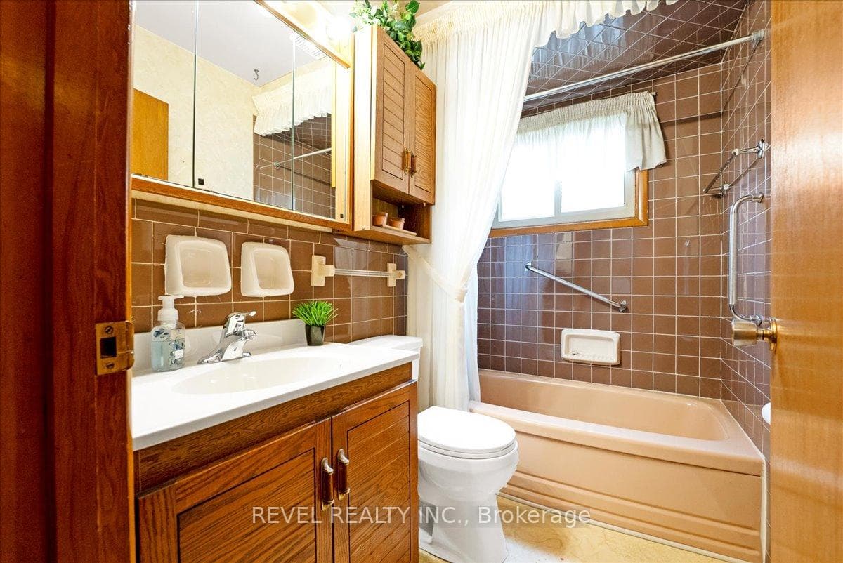 328 West 5th Street photo 15