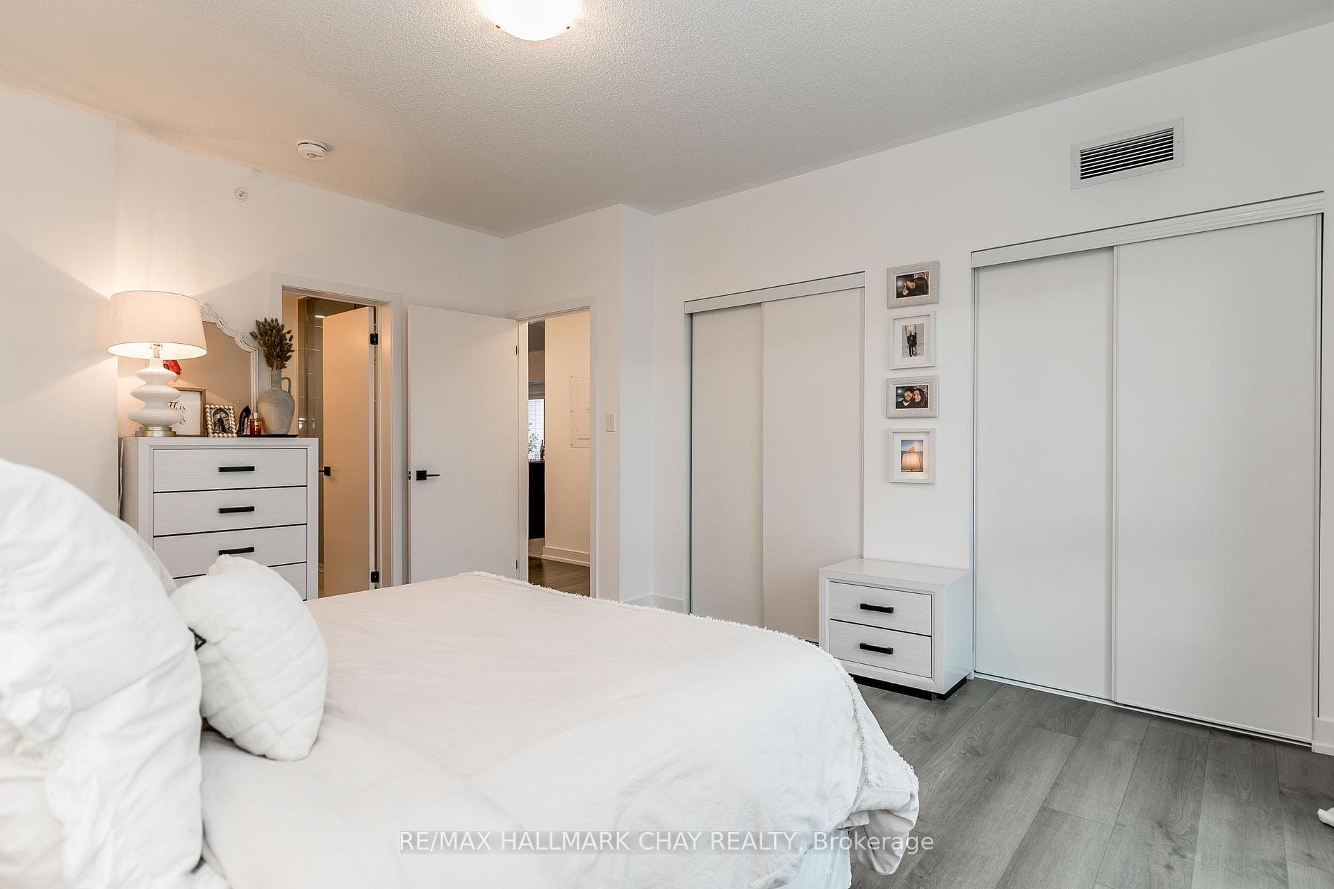 4 Spice Way Unit 302 photo 18
