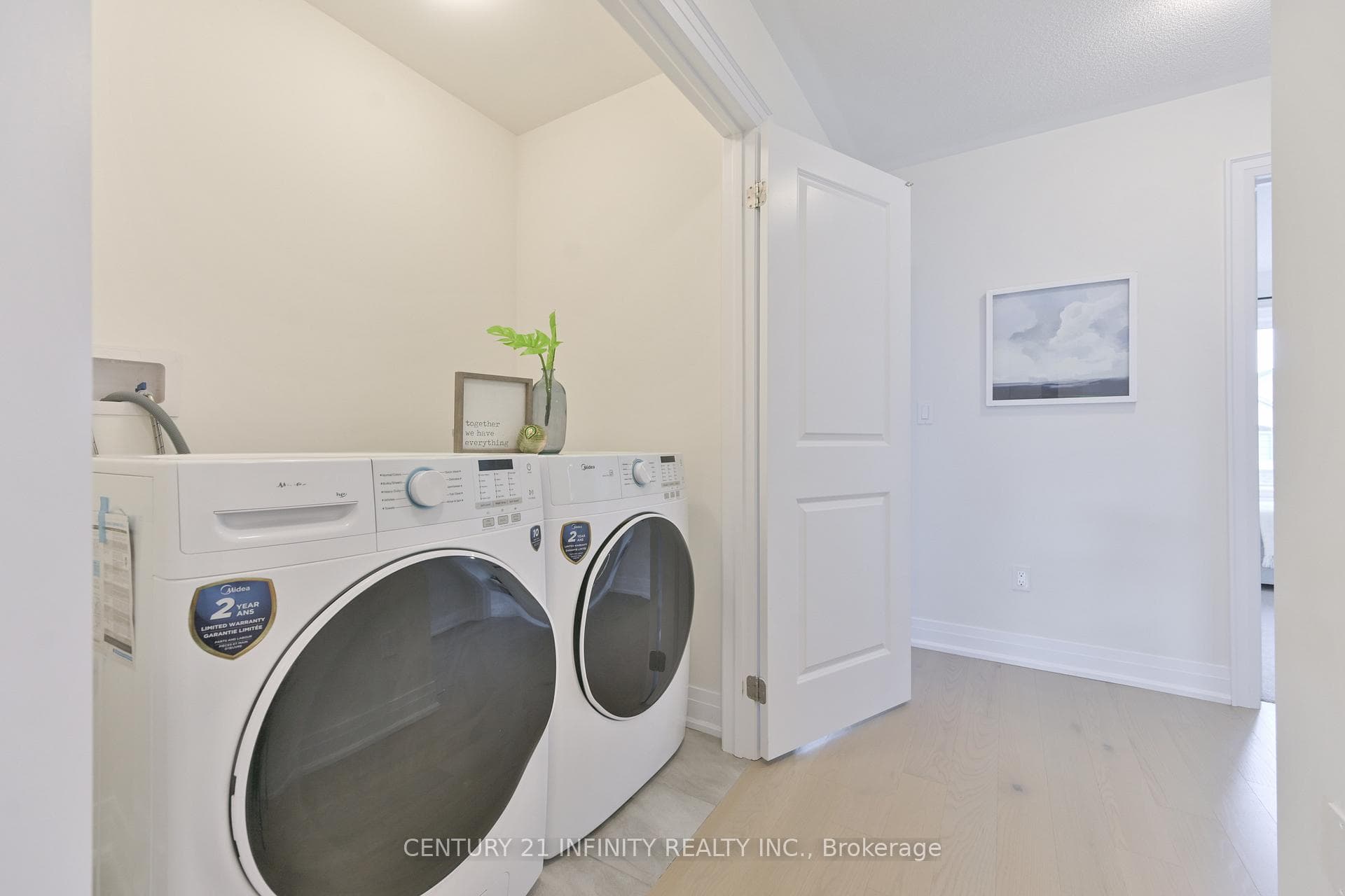 10 Hoad Street photo 29