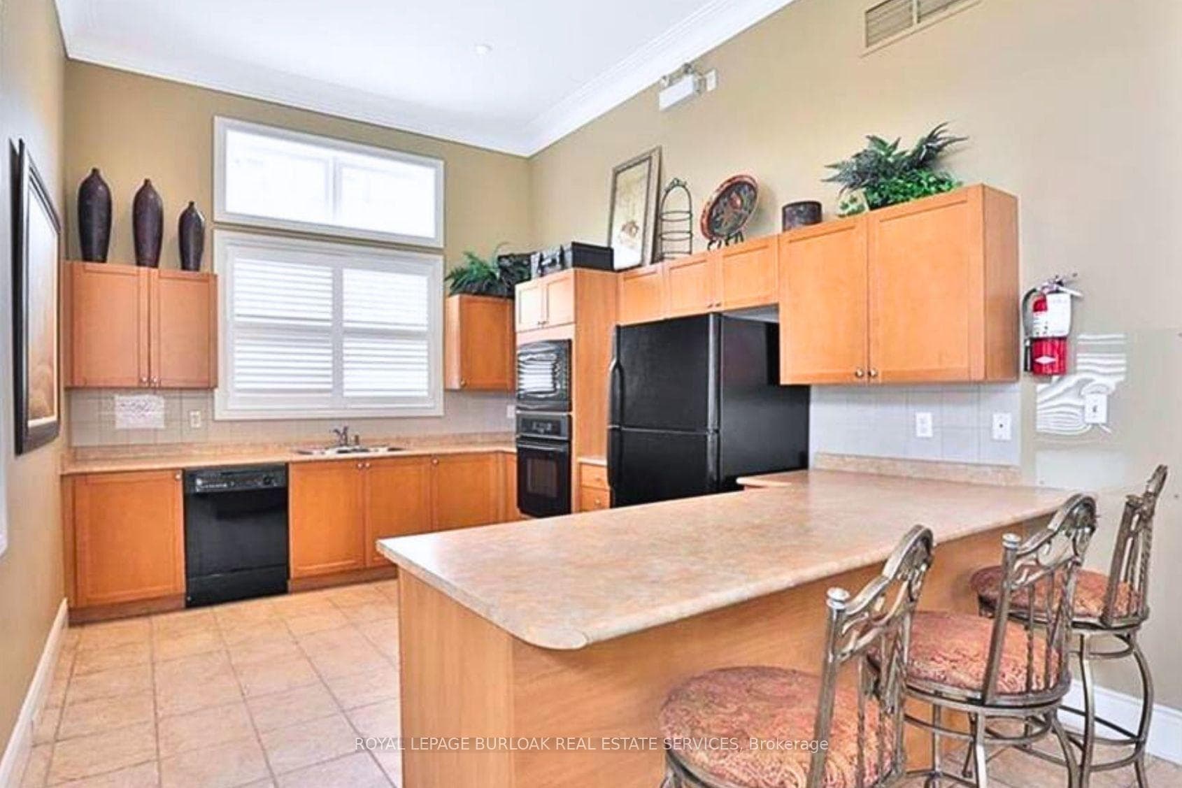 2085 Appleby Line Unit 313 photo 24