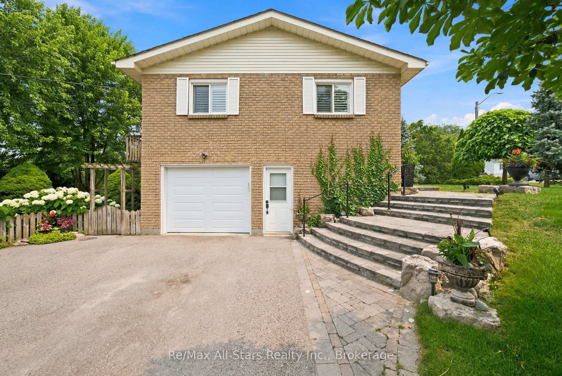1781 Scugog Street photo 5
