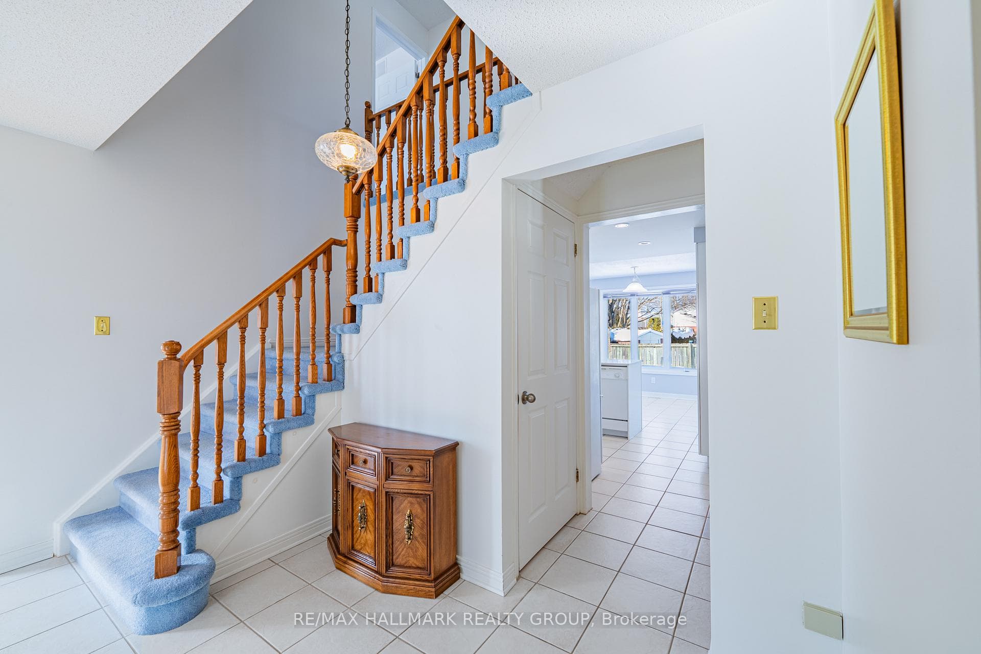 52 Thare Crescent photo 8