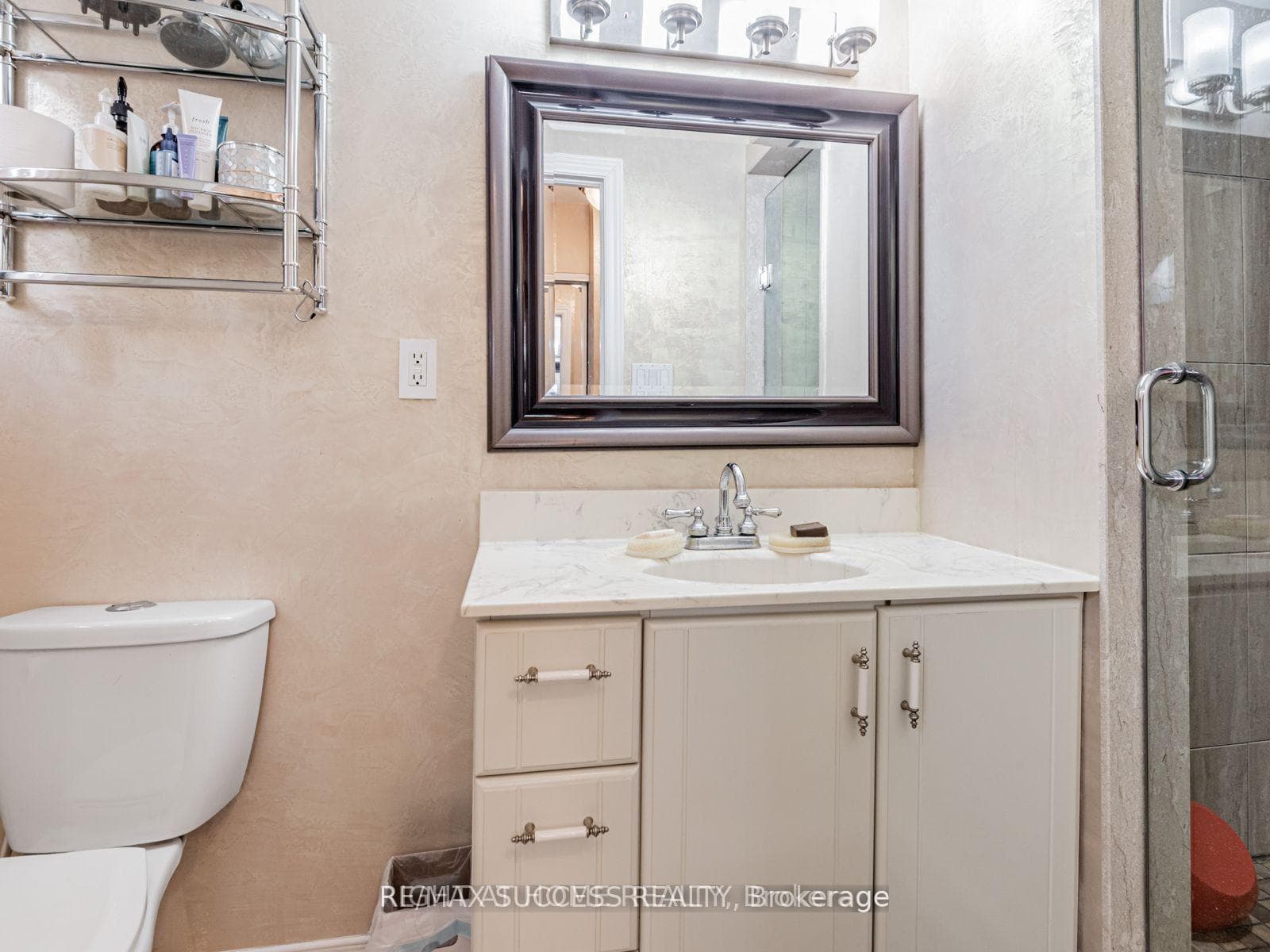 7 Point O'Woods Drive Unit Lower photo 8