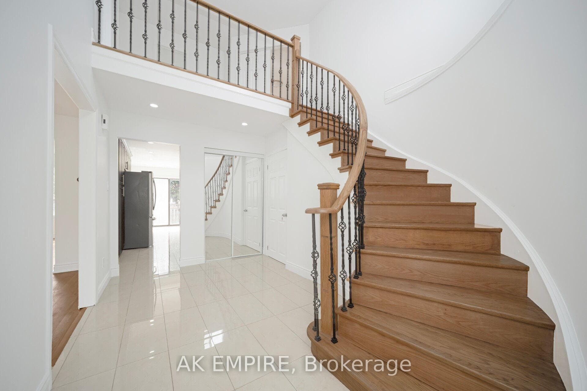 92 Whitehaven Drive photo 22
