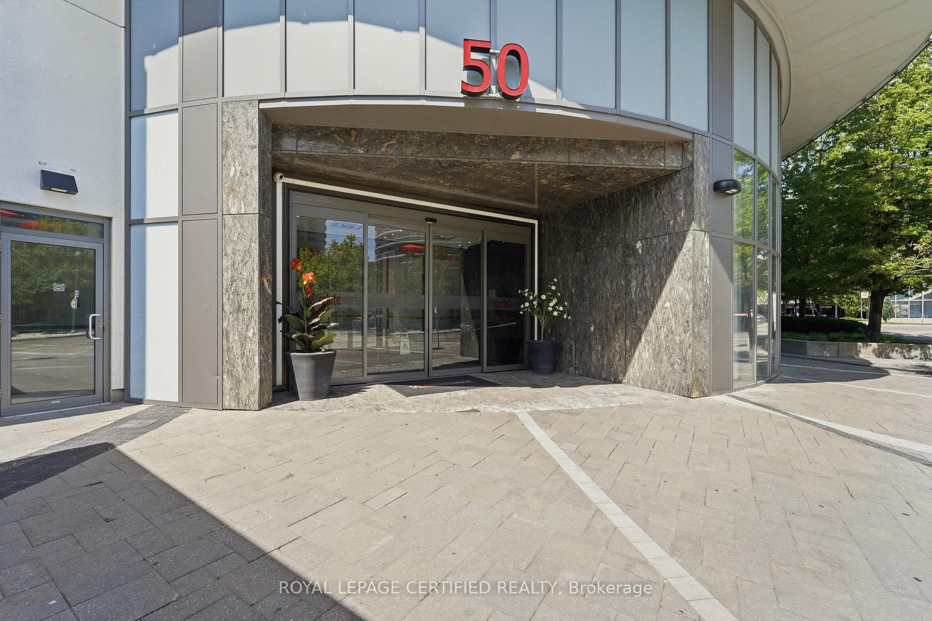 50 Absolute Avenue Unit 609 photo 31