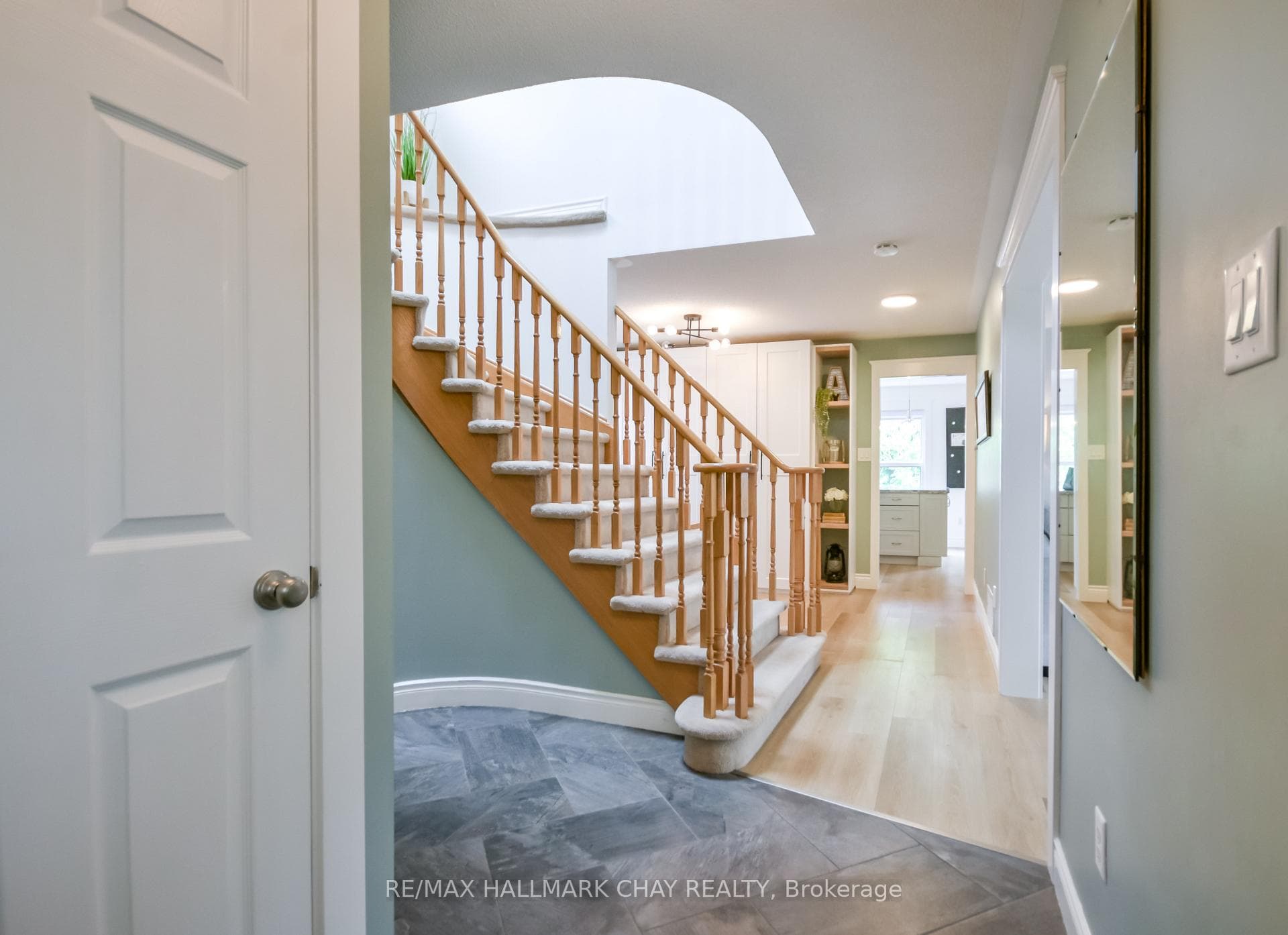 1 Hawkins Drive photo 6