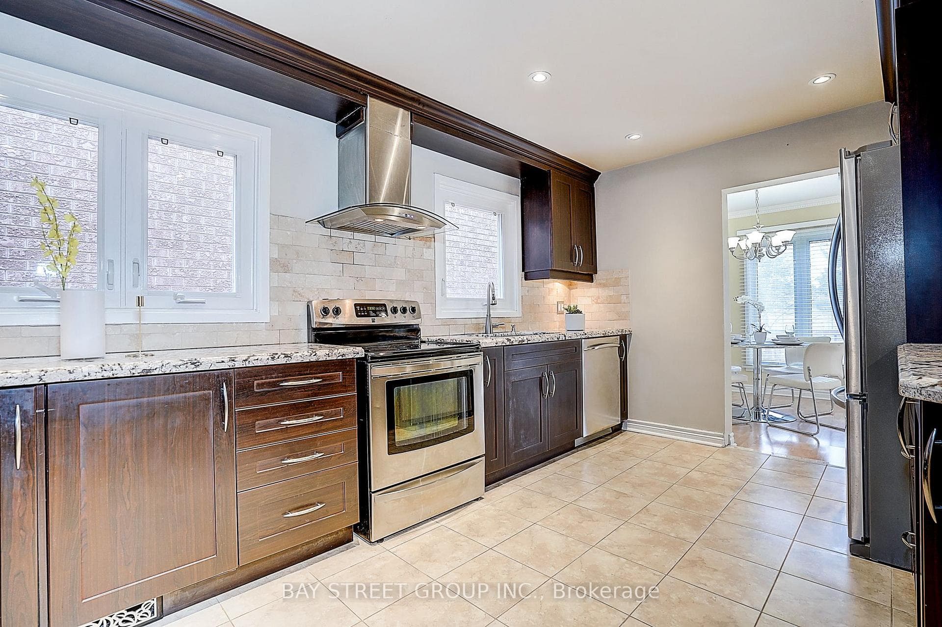 151 Campbell Avenue photo 30