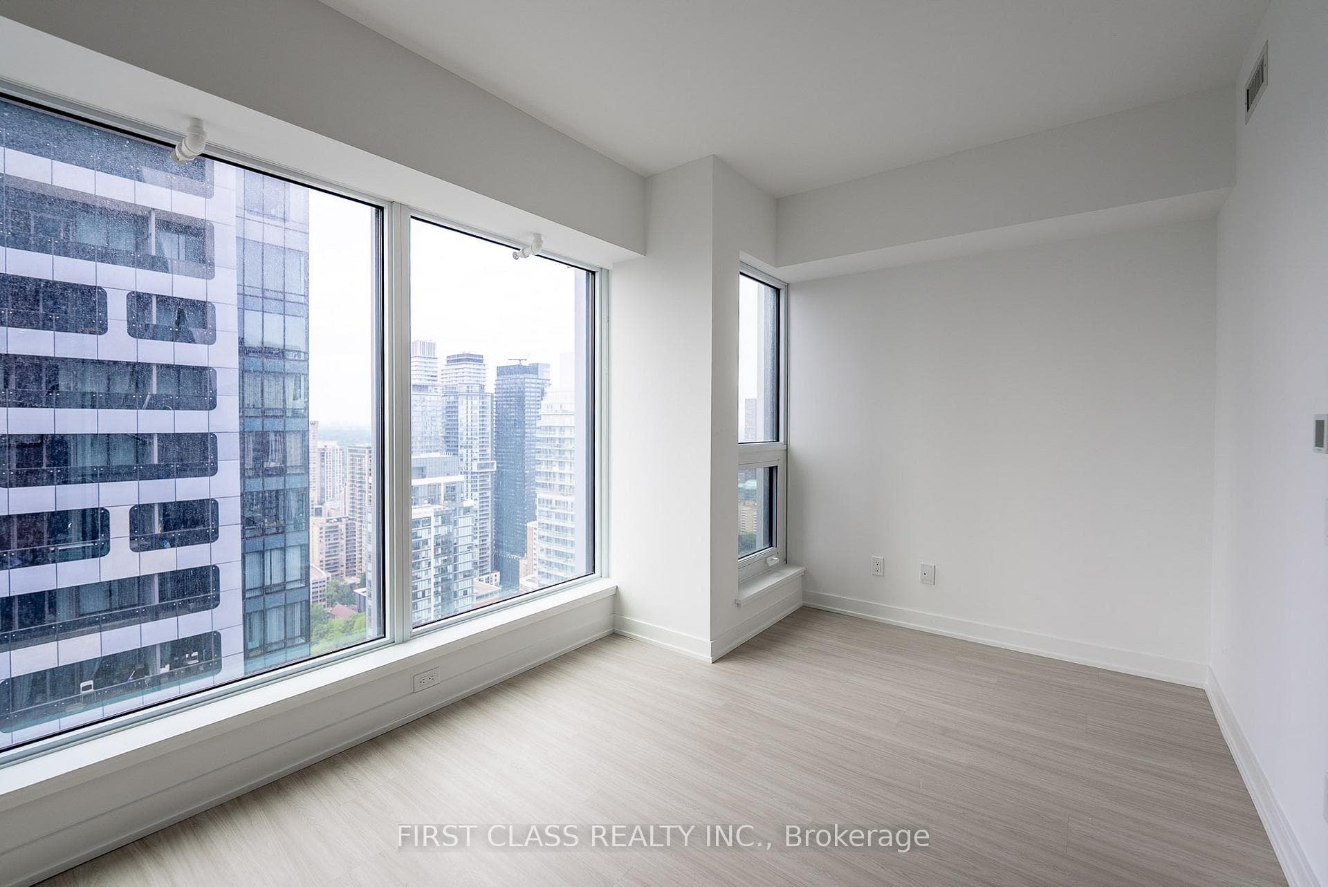 8 Wellesley Street Unit 5006 photo 9