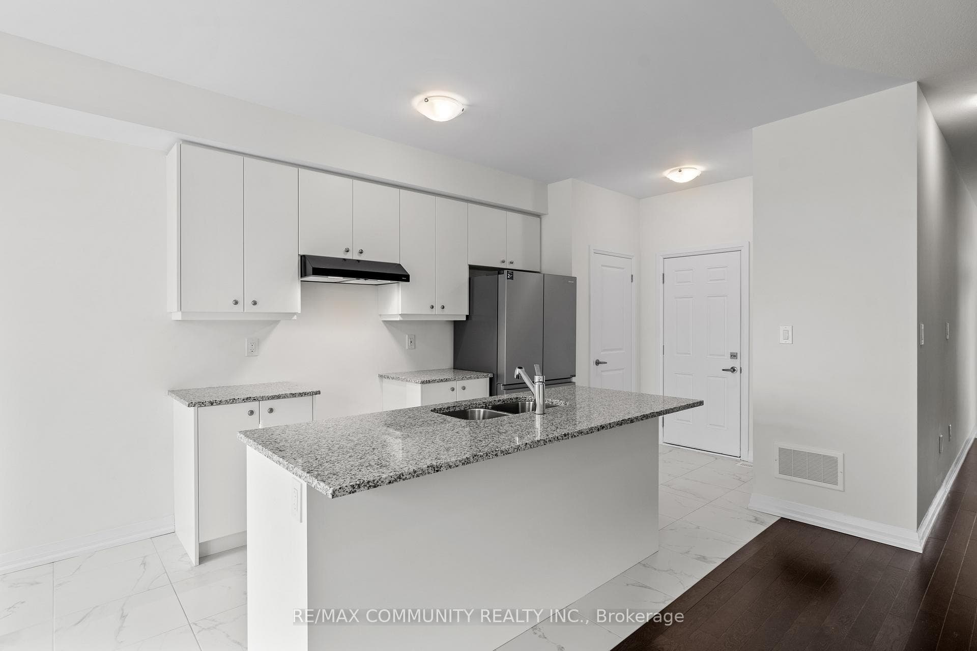 56 Granville Crescent photo 12