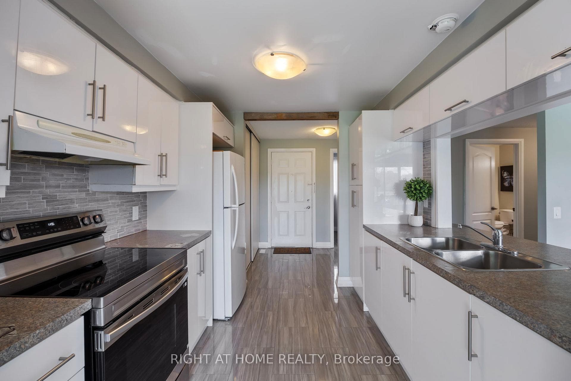 40 Imperial Road Unit 20 photo 9