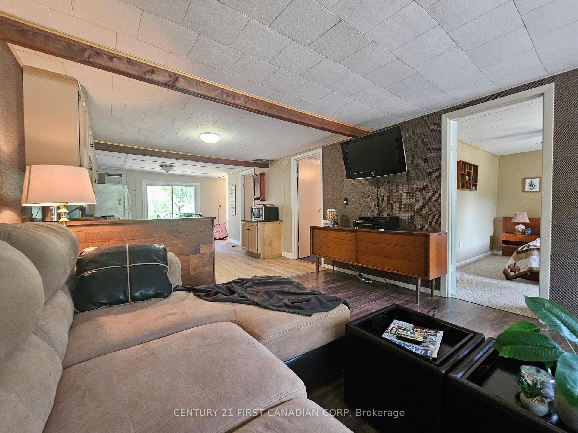 6346 London Road photo 9